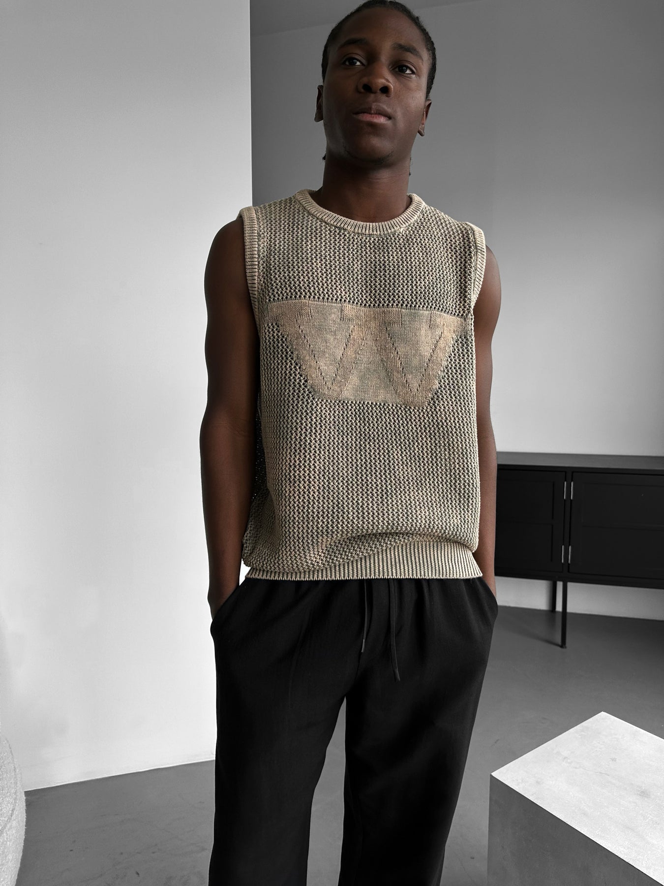 Oversize Washed Knit 'W‘ Tanktop - Stone
