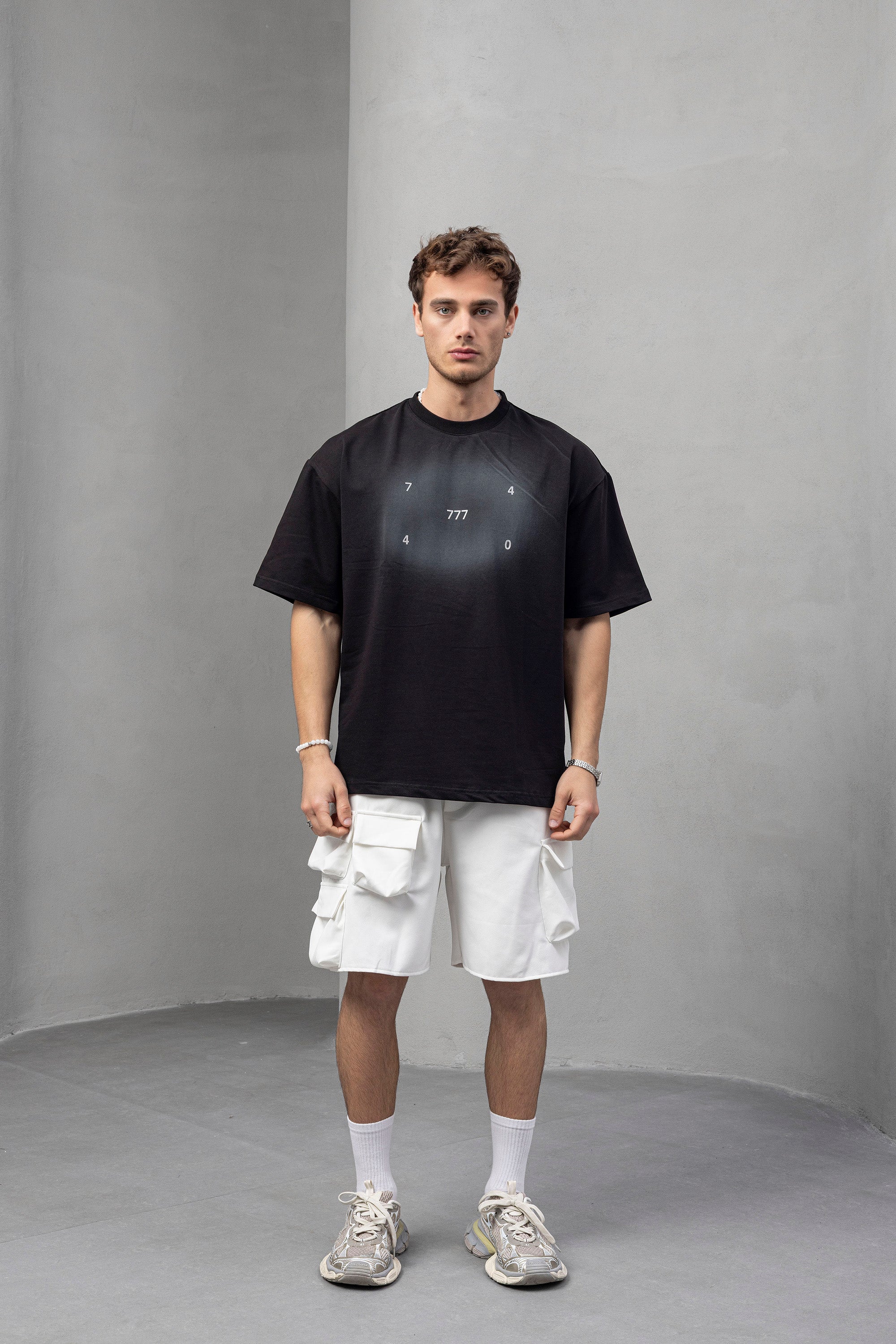 Oversize Black T-Shirt – Relaxed Casual Style