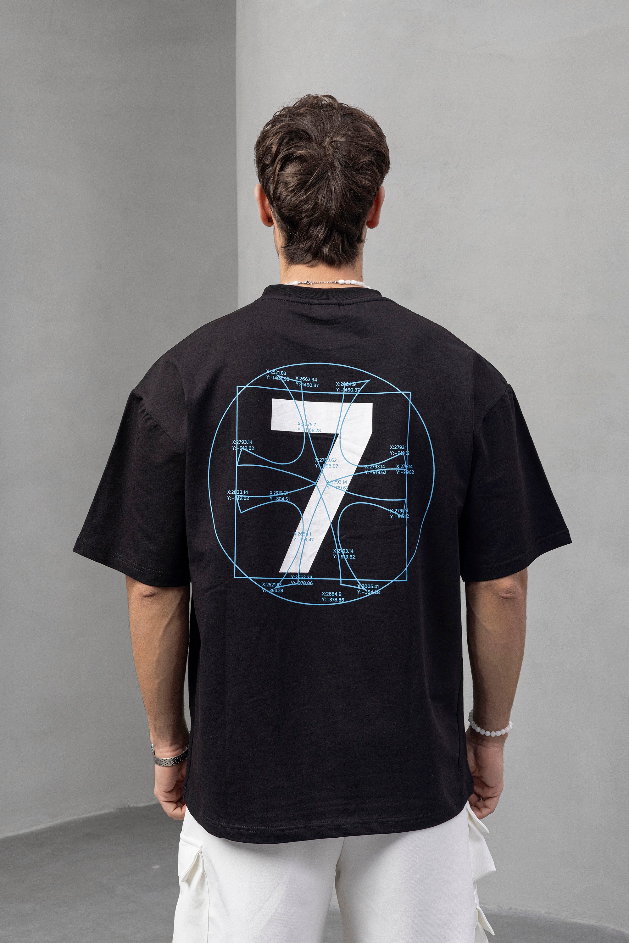 Oversize Black T-Shirt – Relaxed Casual Style