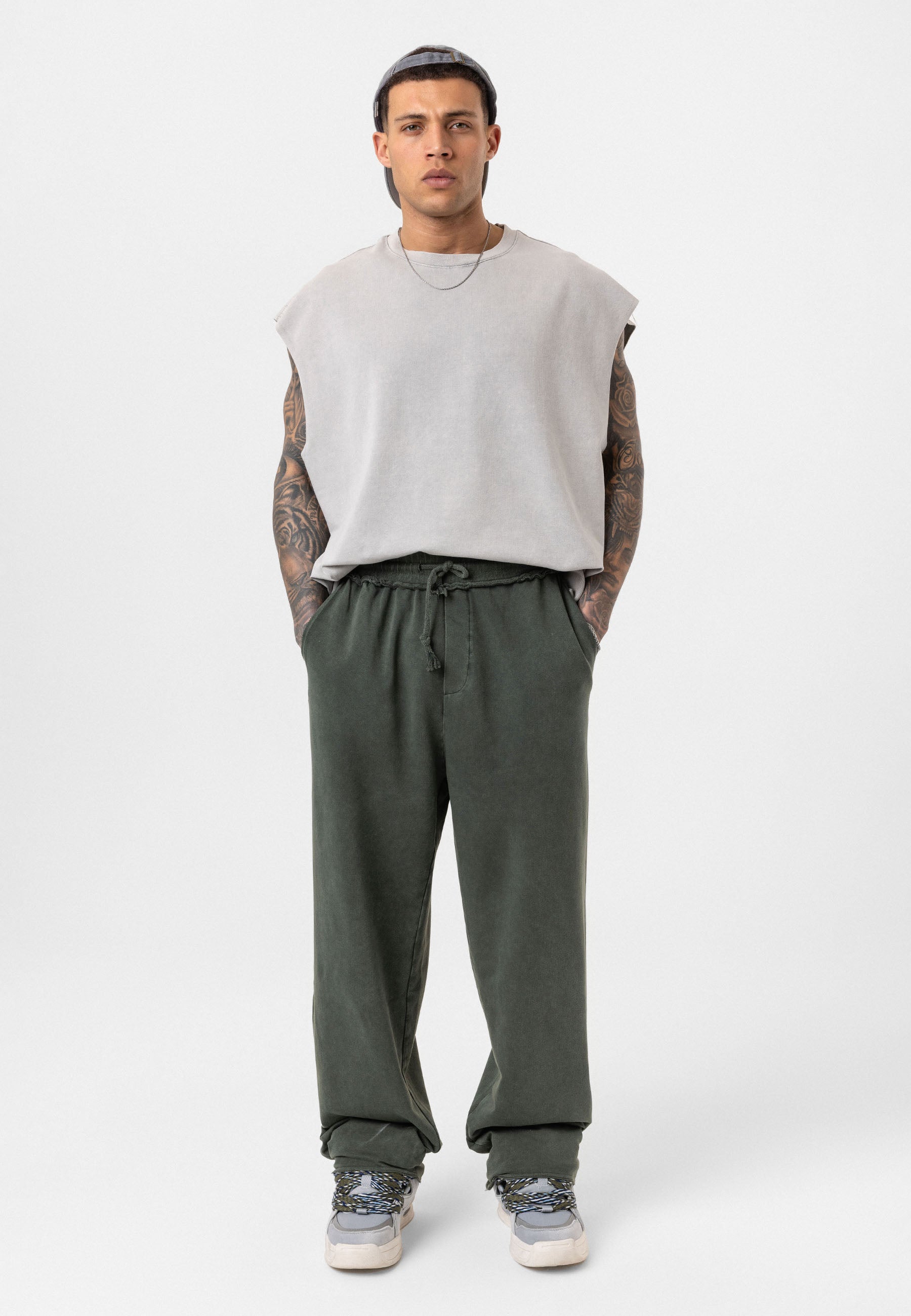 Loose-Fit Cotton-Trousers– Relaxed Tailoring with Clean Lines