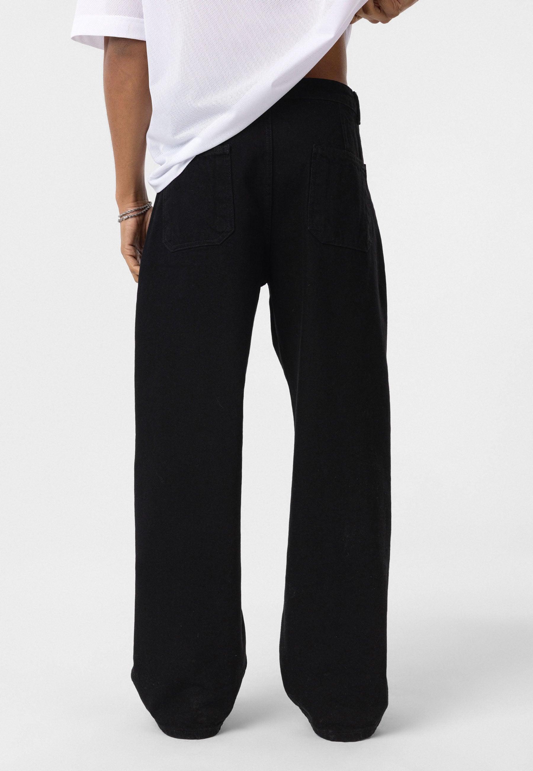 Pocket-Detail Baggy Jeans – Pants