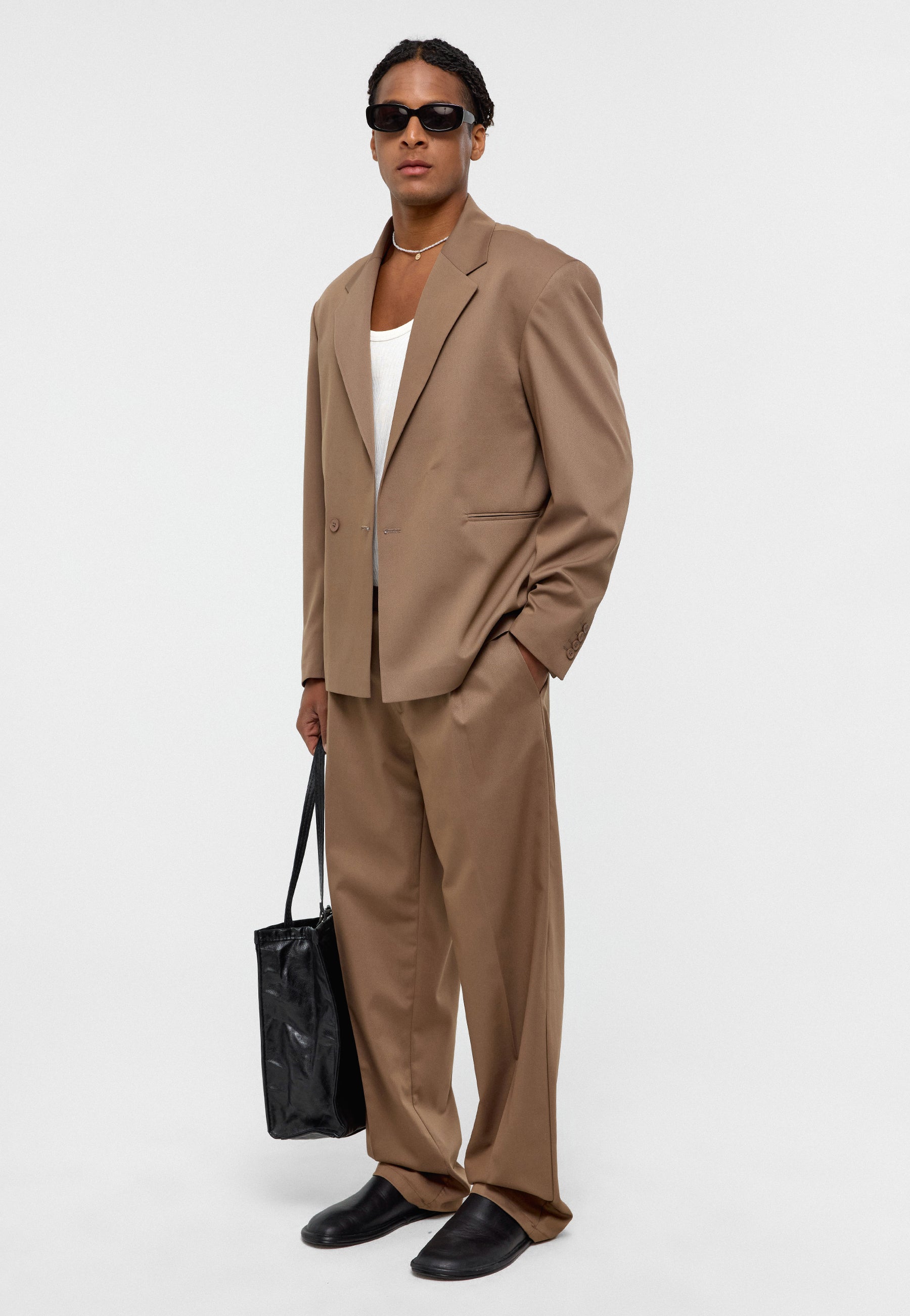 Oversized Single‑Button Suit Trousers – Relaxed Volume, Refined Linen Blend