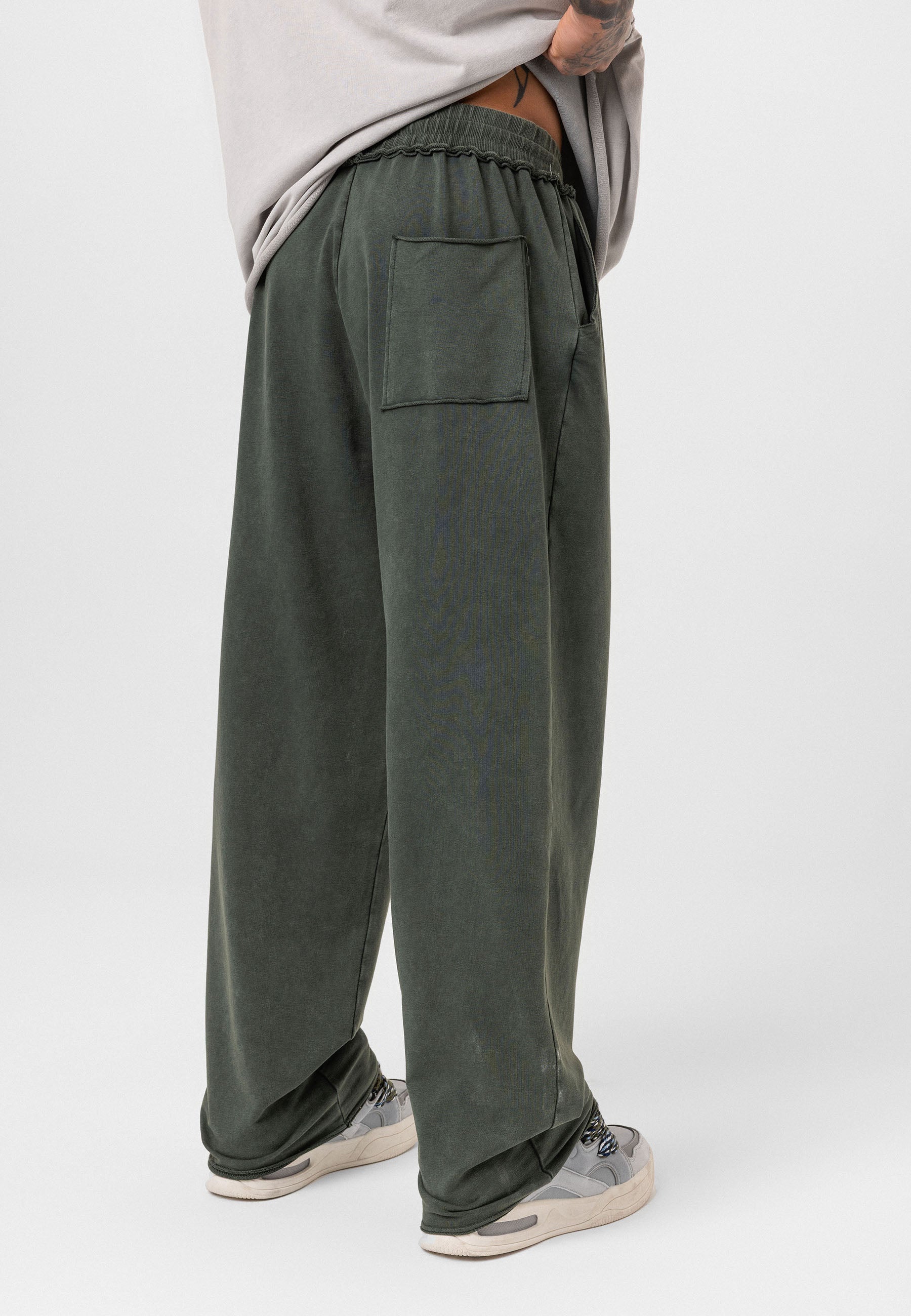 Loose-Fit Cotton-Trousers– Relaxed Tailoring with Clean Lines