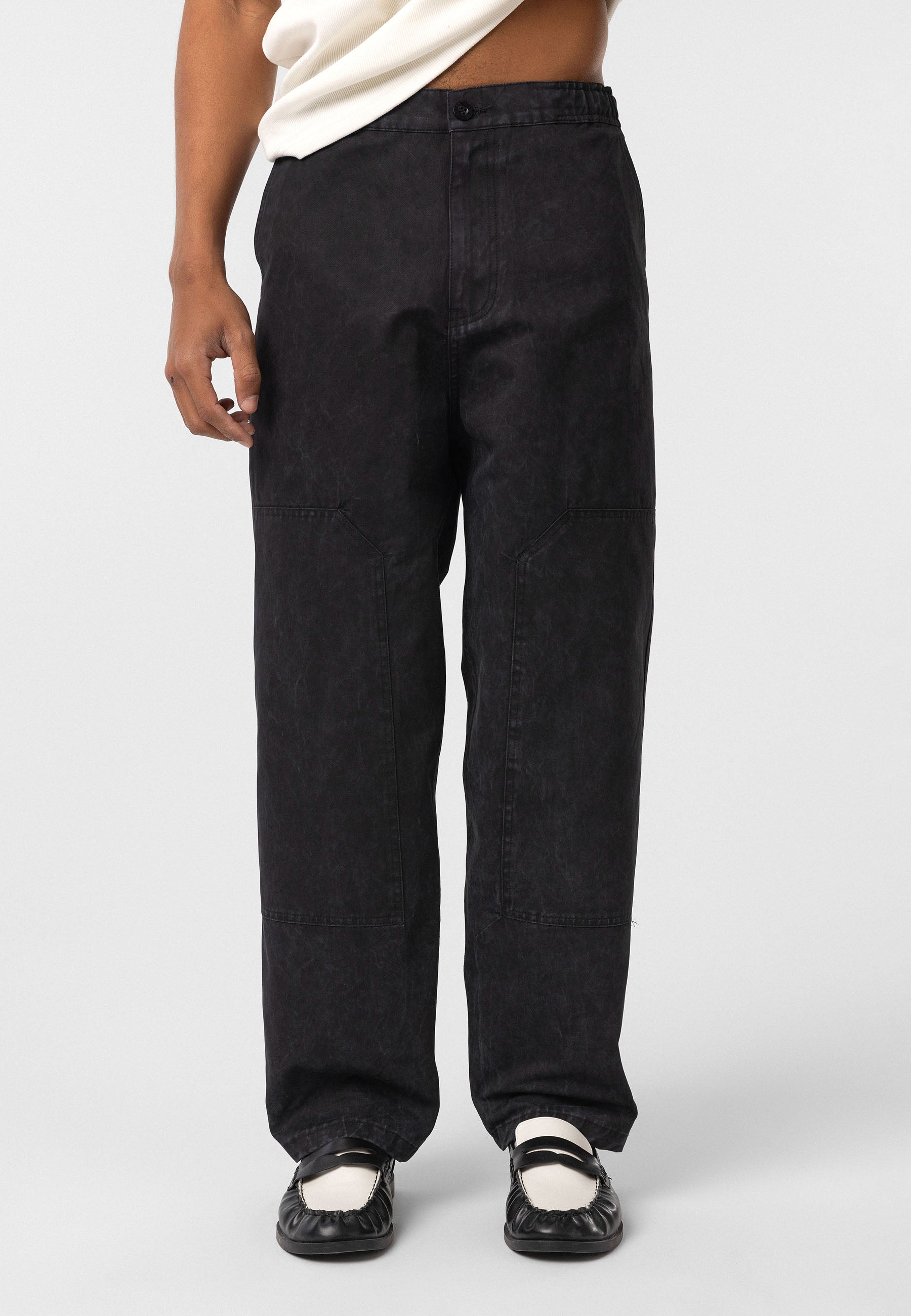 Oversized Washed Woven Pants – Relaxed Volume with Garment-Washed Texture