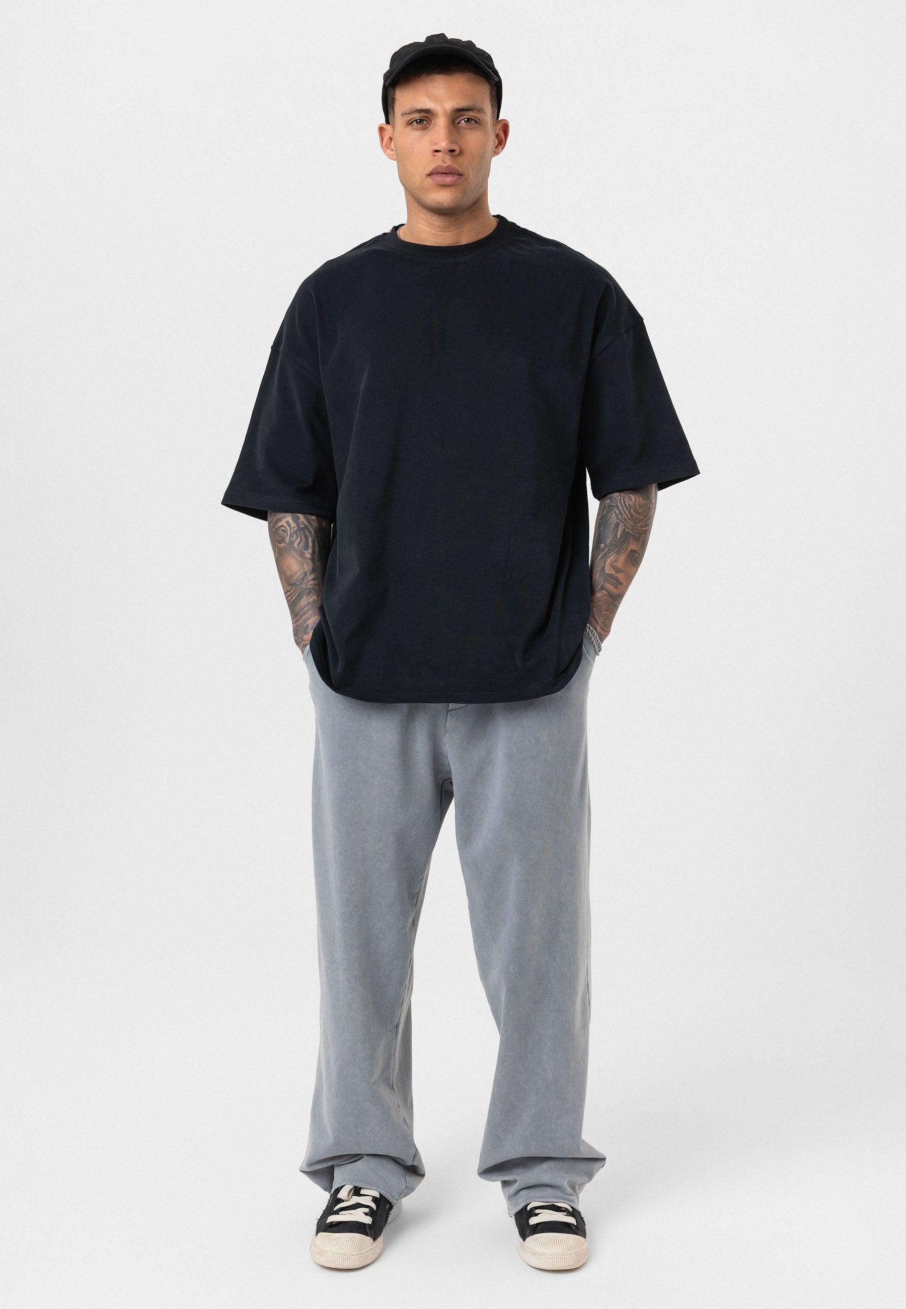 Loose-Fit Cotton-Trousers– Relaxed Tailoring with Clean Lines