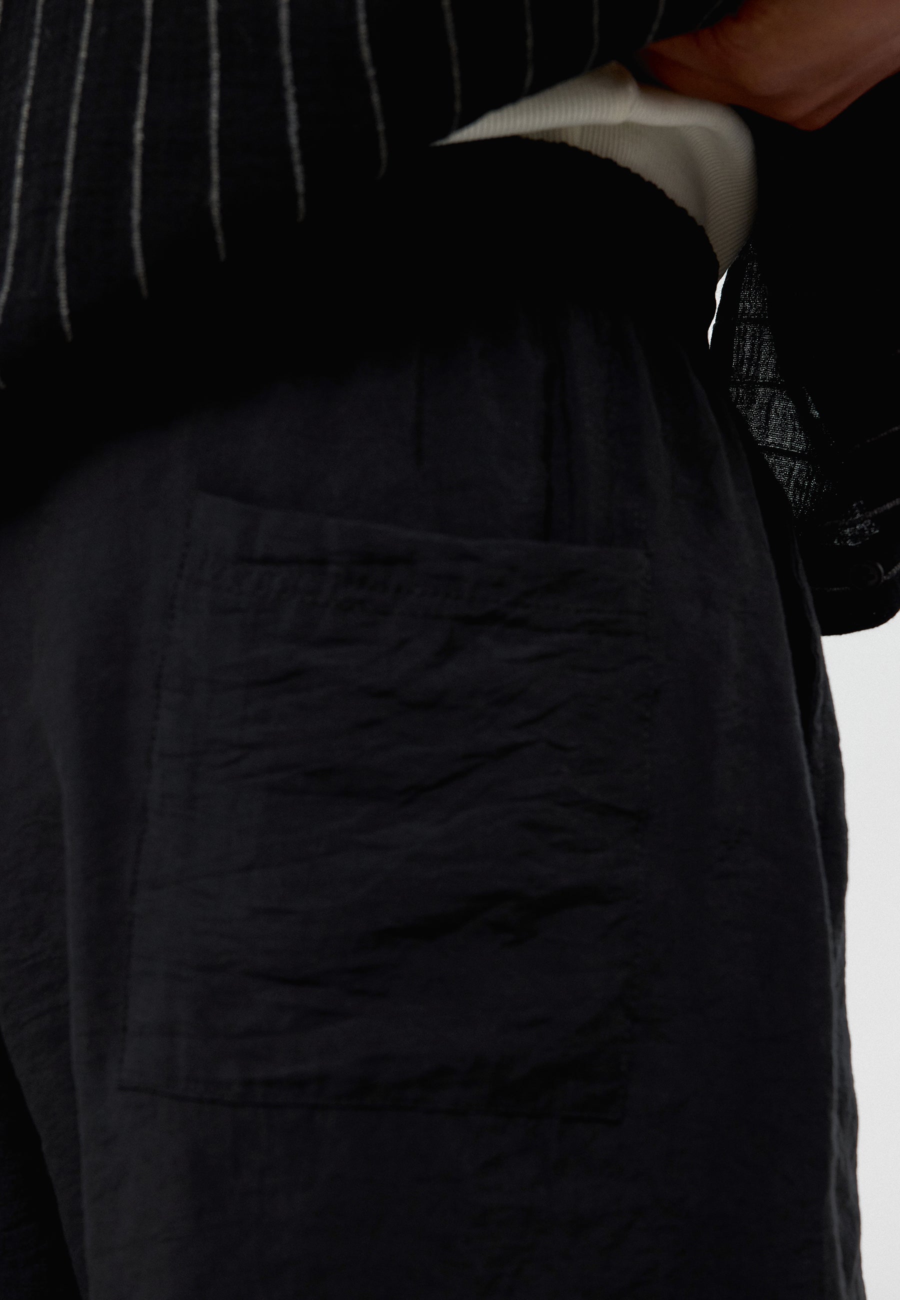 Oversized Modal Bermuda Shorts – Fluid Comfort, Street-Driven Silhouette