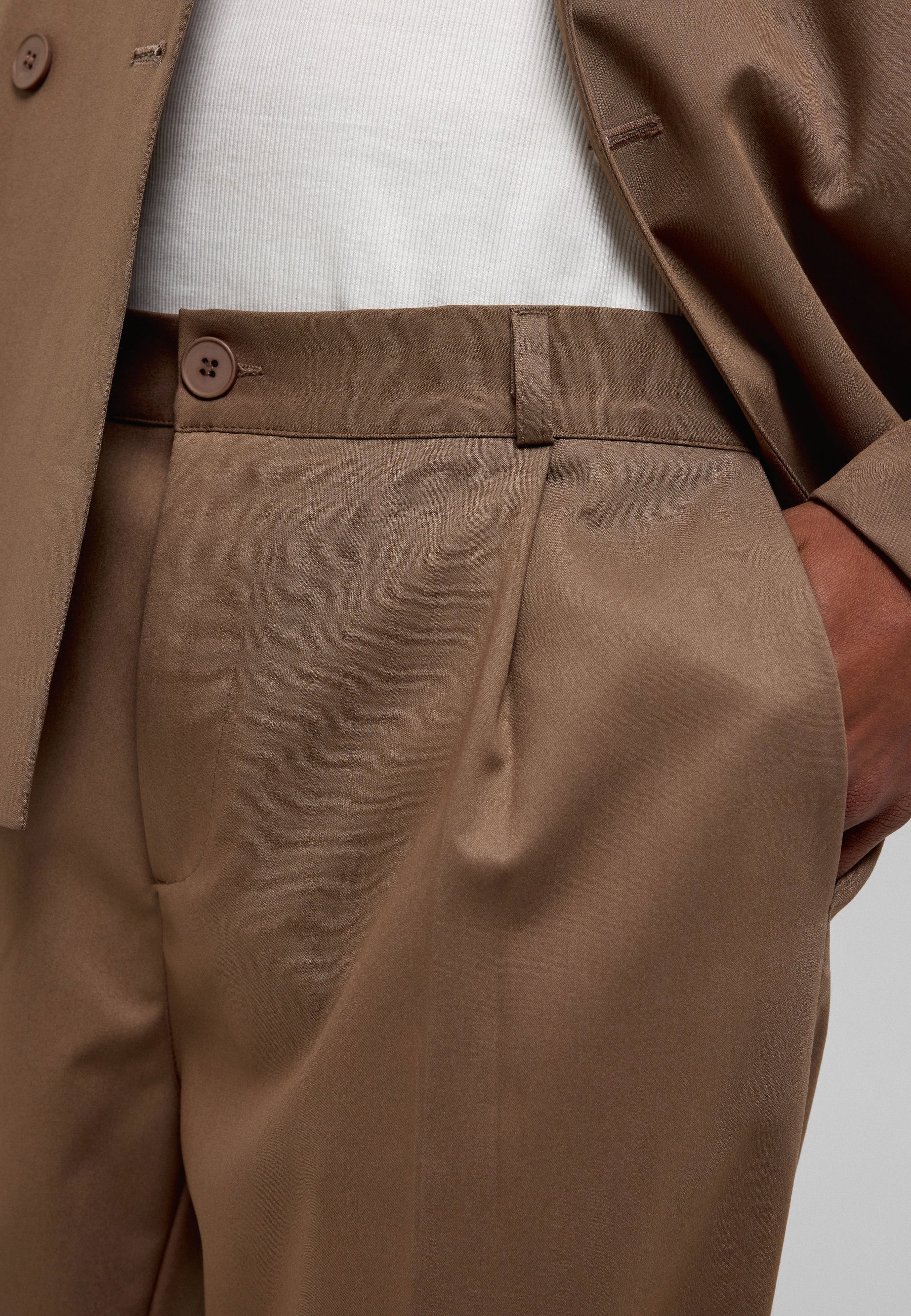 Oversized Single‑Button Suit Trousers – Relaxed Volume, Refined Linen Blend