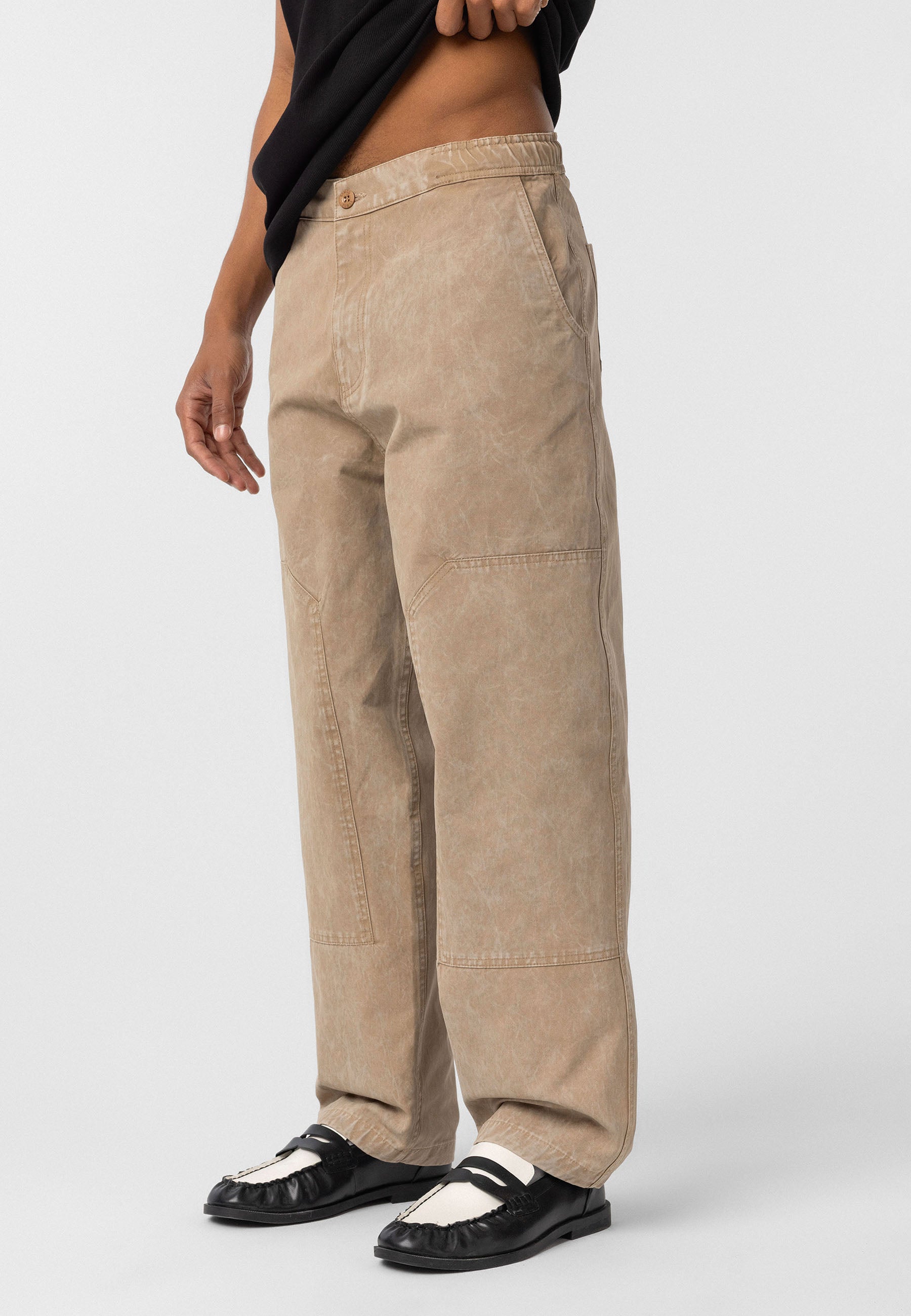 Oversized Washed Woven Pants – Relaxed Volume with Garment-Washed Texture