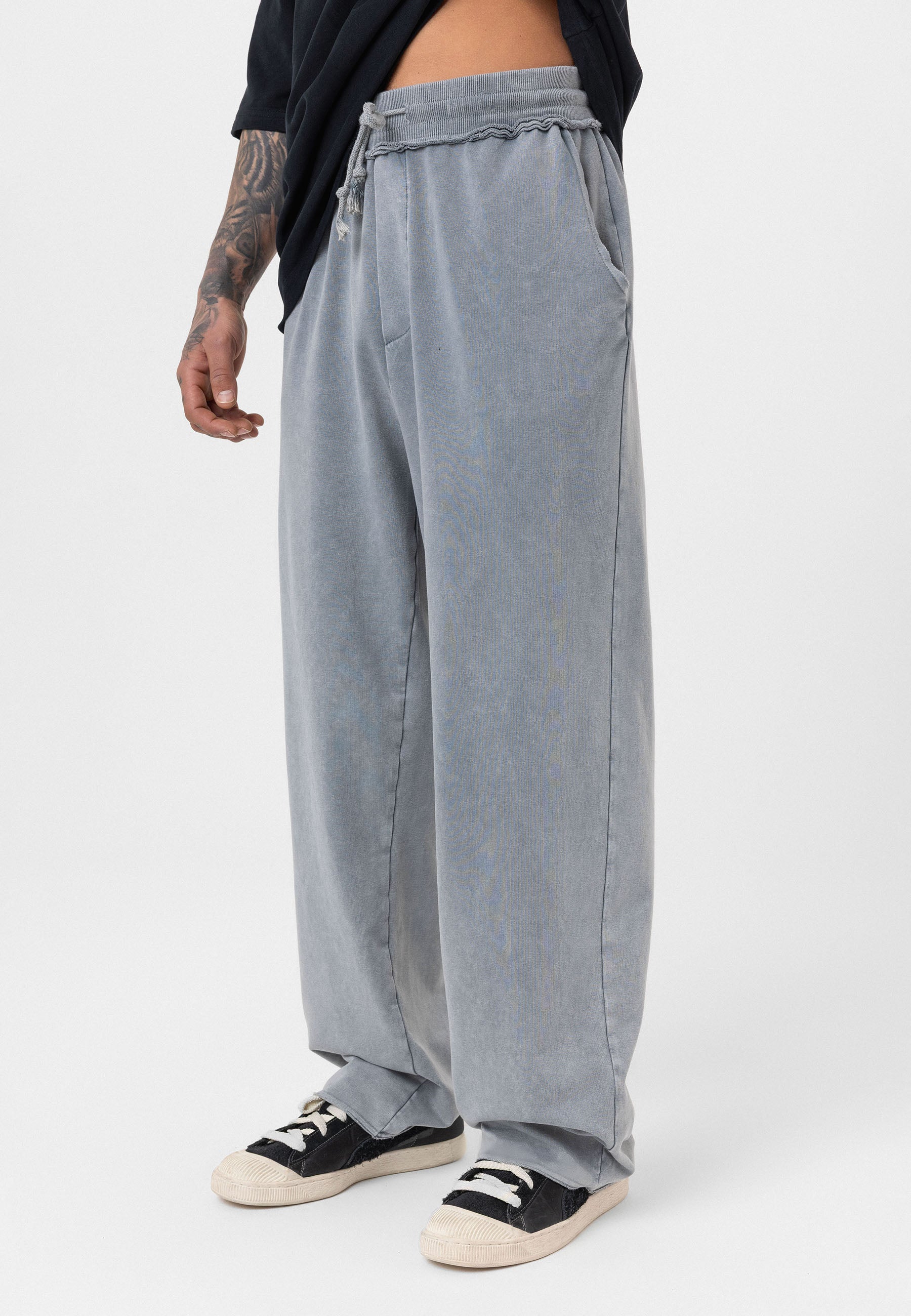 Loose-Fit Cotton-Trousers– Relaxed Tailoring with Clean Lines