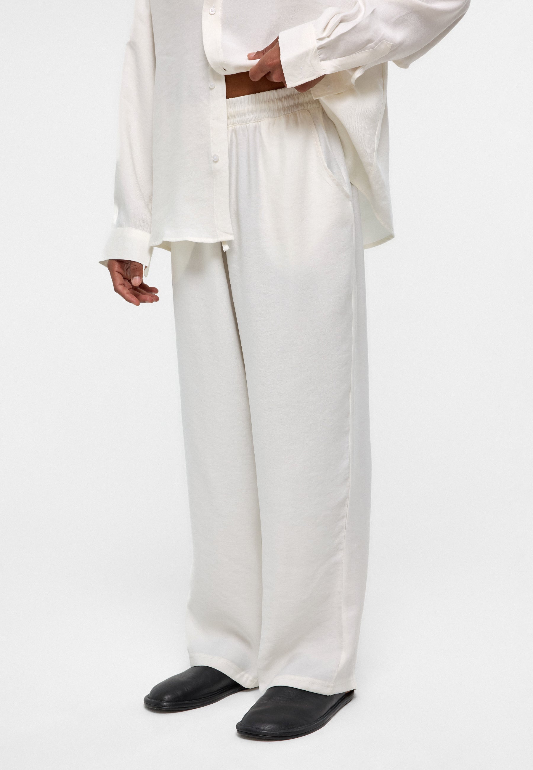 Baggy Fit Modal Trousers – Relaxed Wide-Leg Comfort