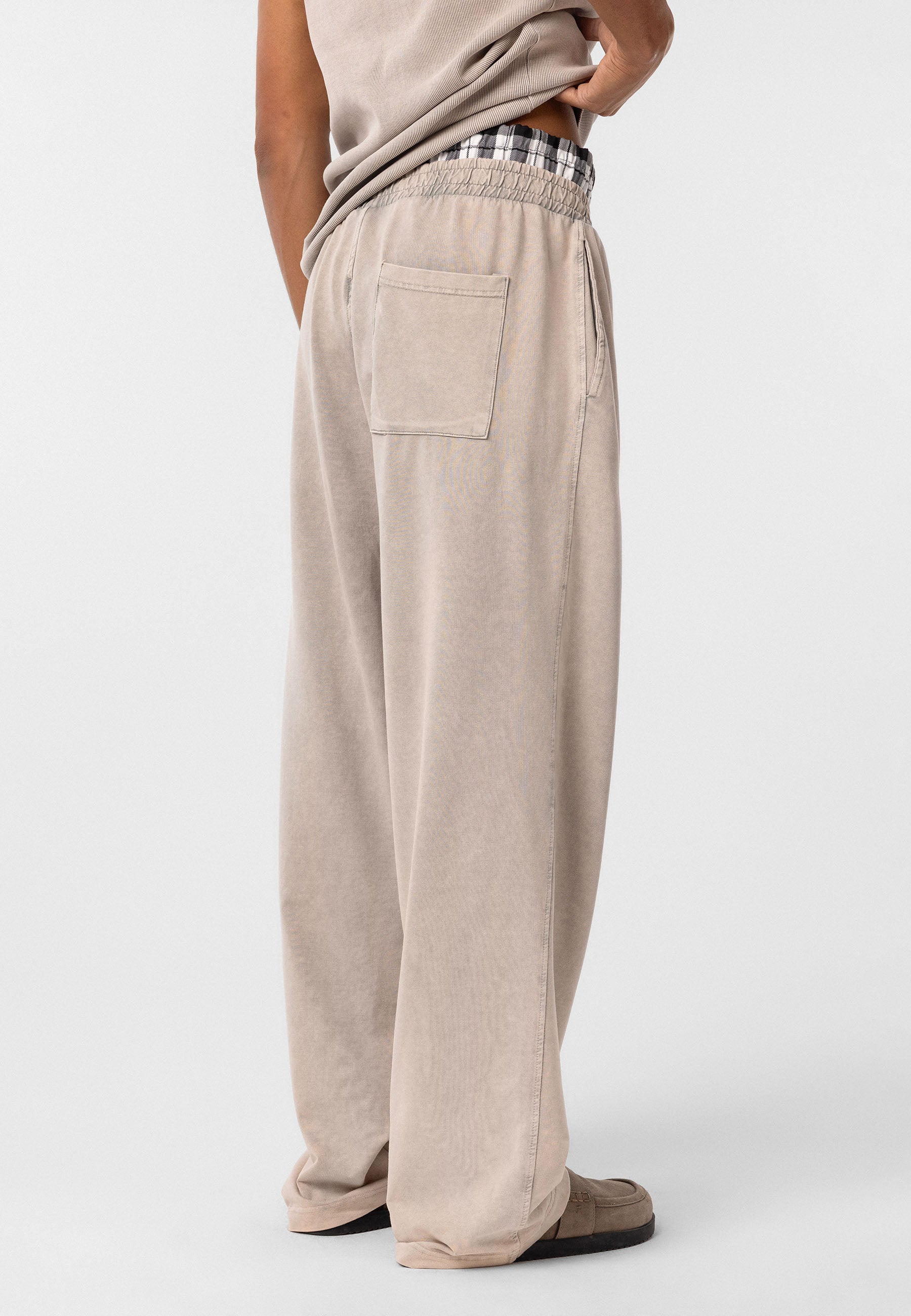 Loose-Fit Baggy Trousers – Relaxed Tailoring with Clean Lines