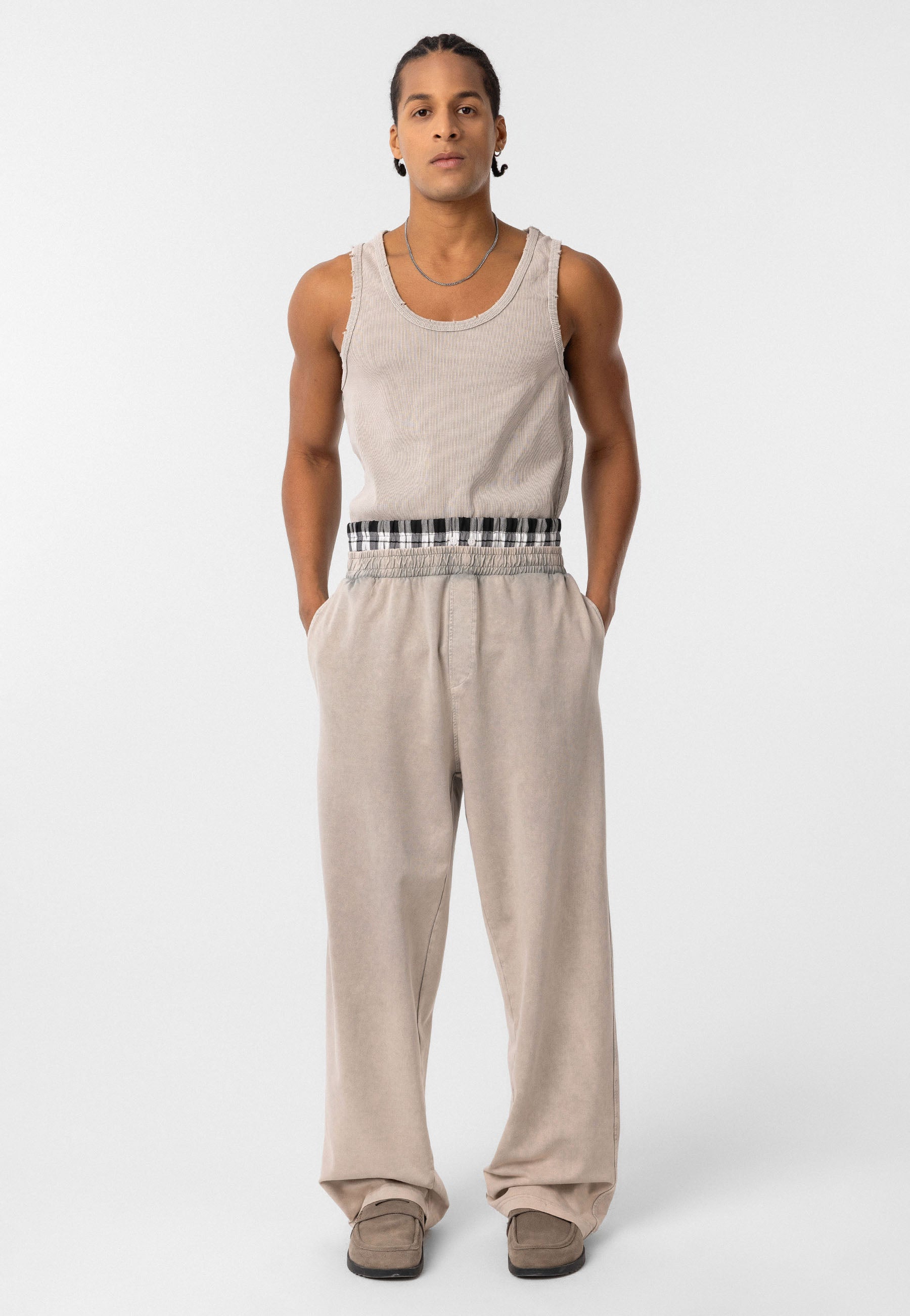 Loose-Fit Baggy Trousers – Relaxed Tailoring with Clean Lines
