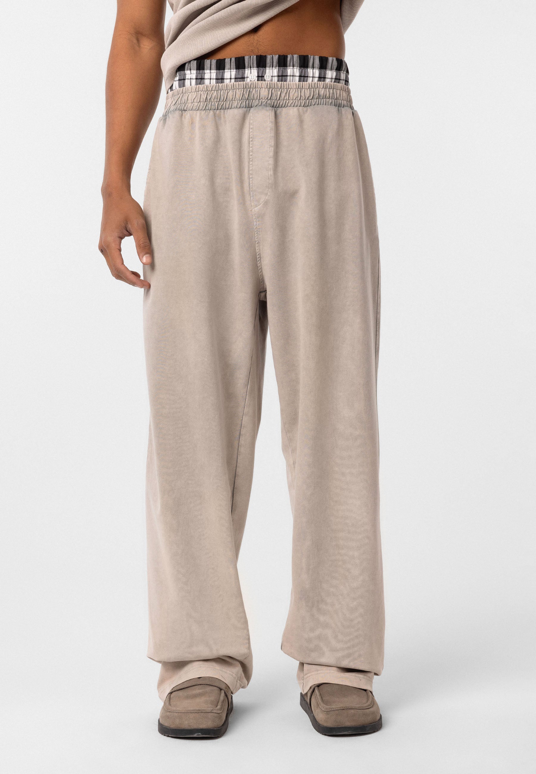 Loose-Fit Baggy Trousers – Relaxed Tailoring with Clean Lines