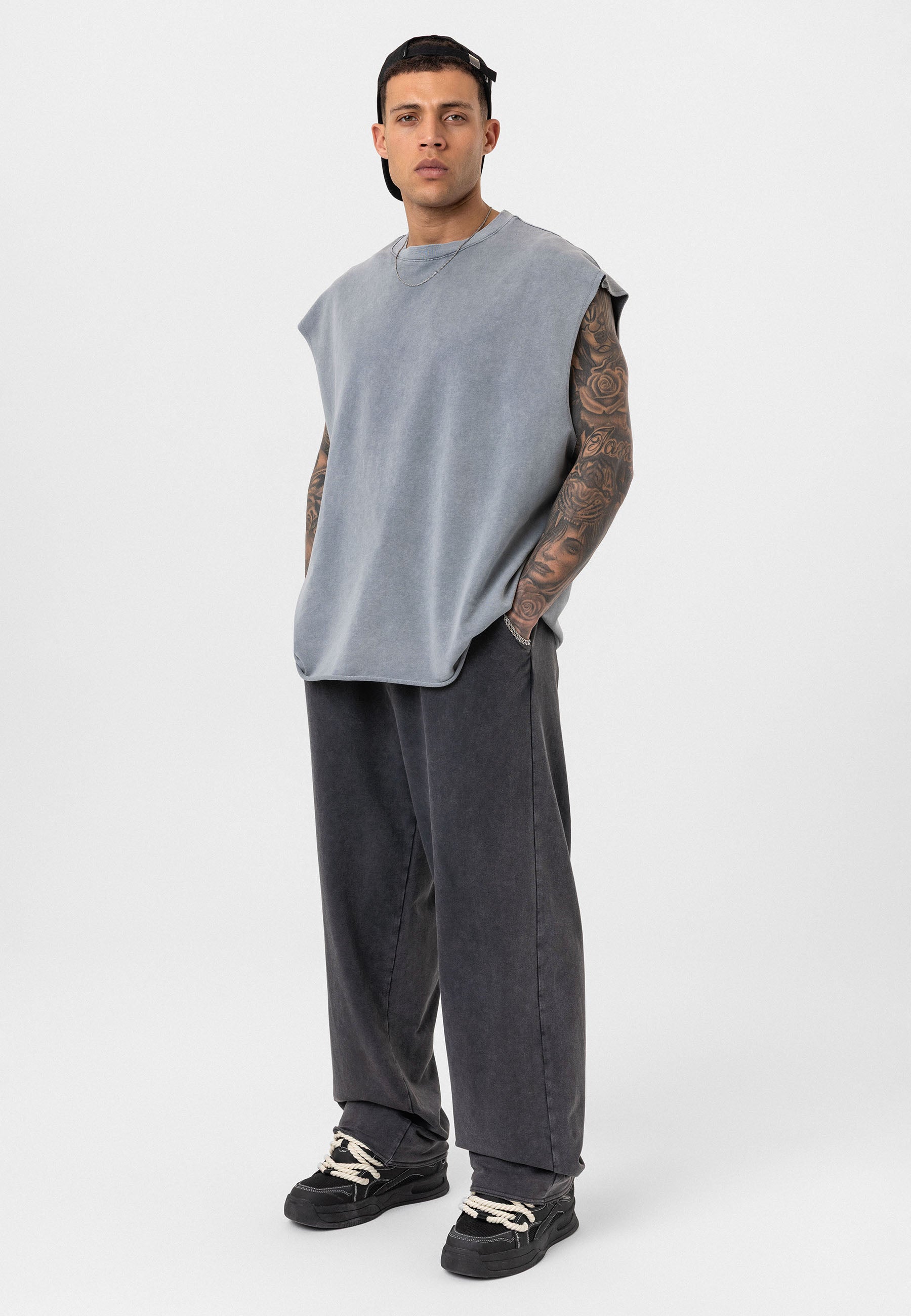 Loose-Fit Cotton-Trousers– Relaxed Tailoring with Clean Lines
