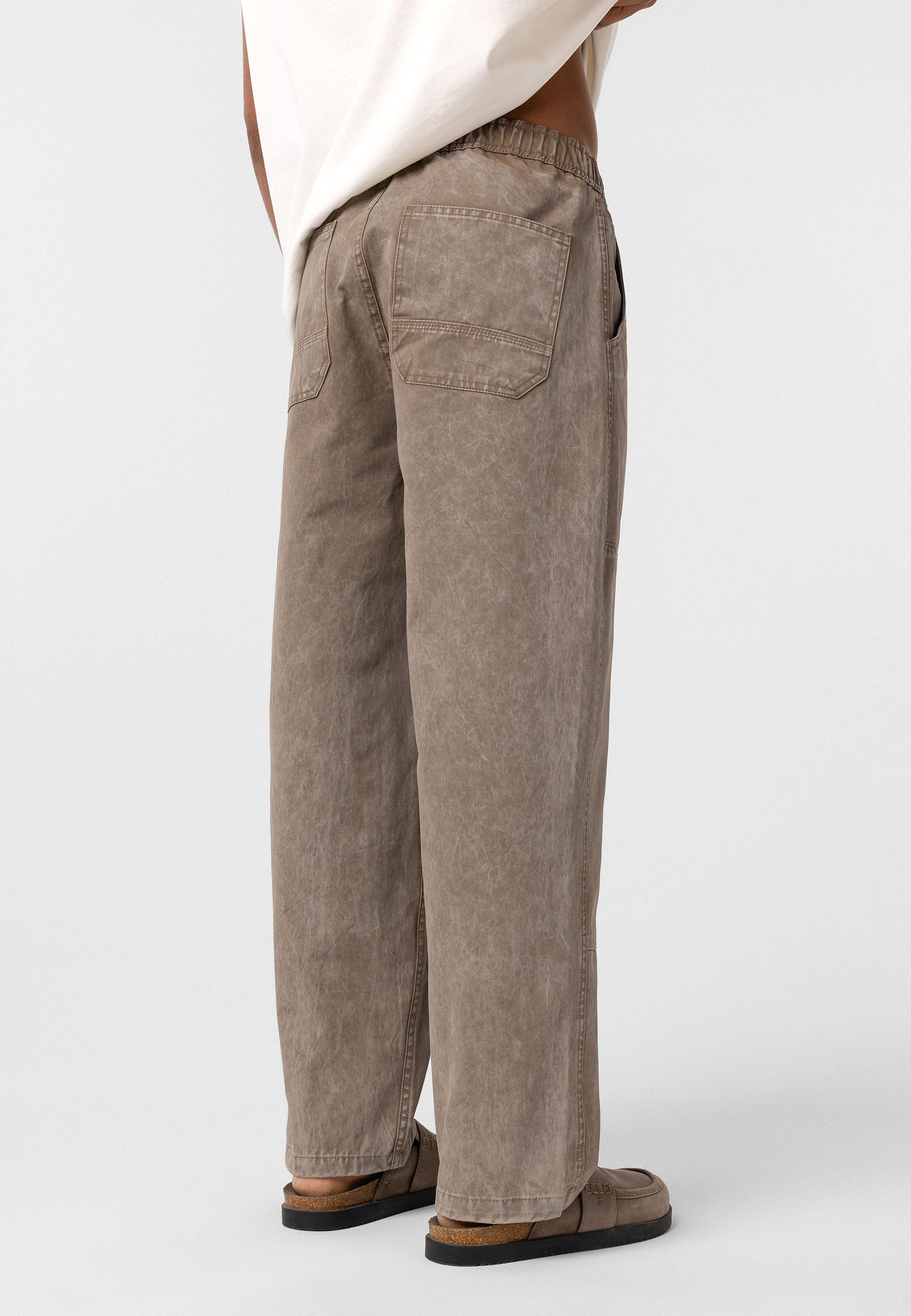 Oversized Washed Woven Pants – Relaxed Volume with Garment-Washed Texture