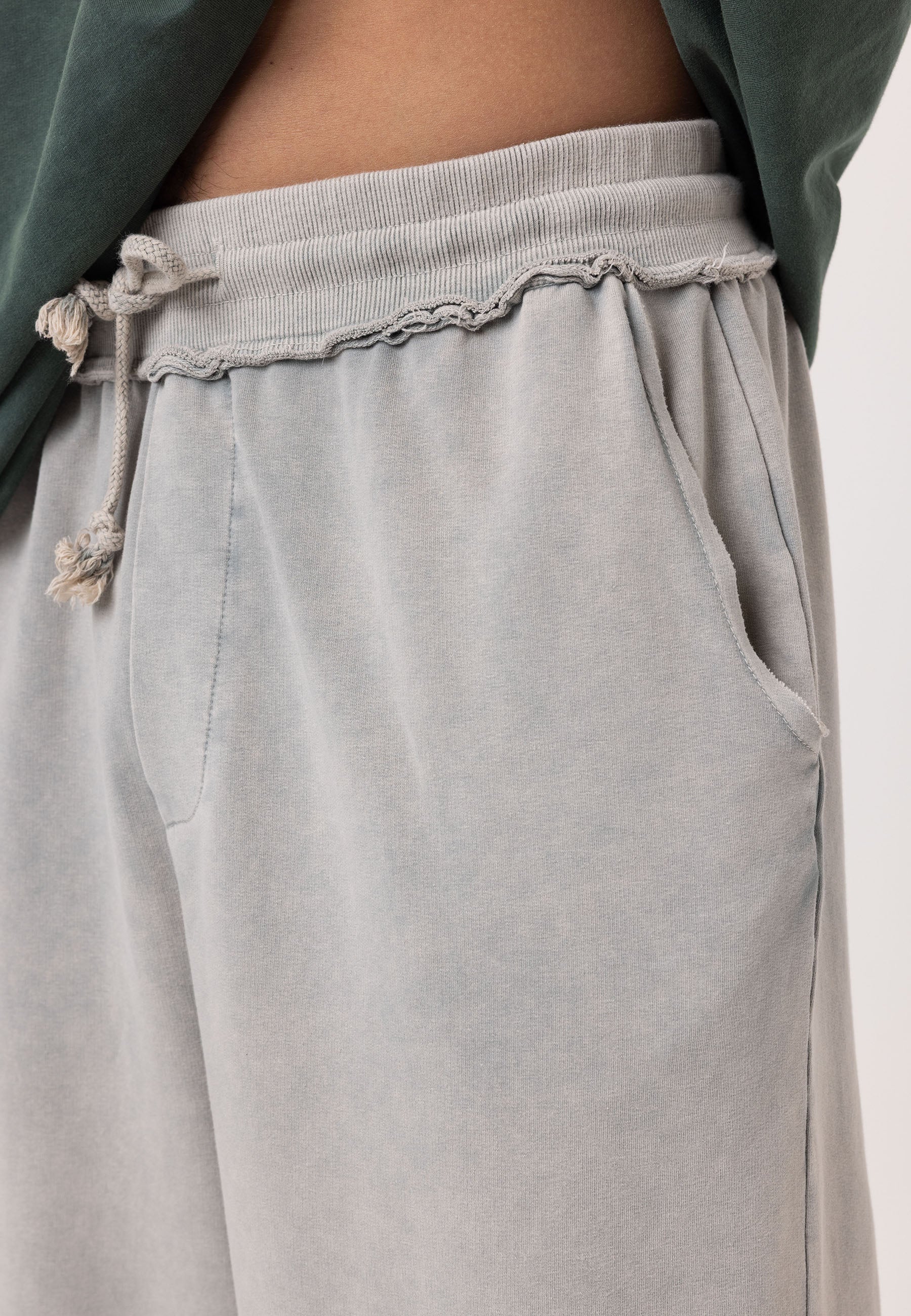 Loose-Fit Cotton-Trousers– Relaxed Tailoring with Clean Lines
