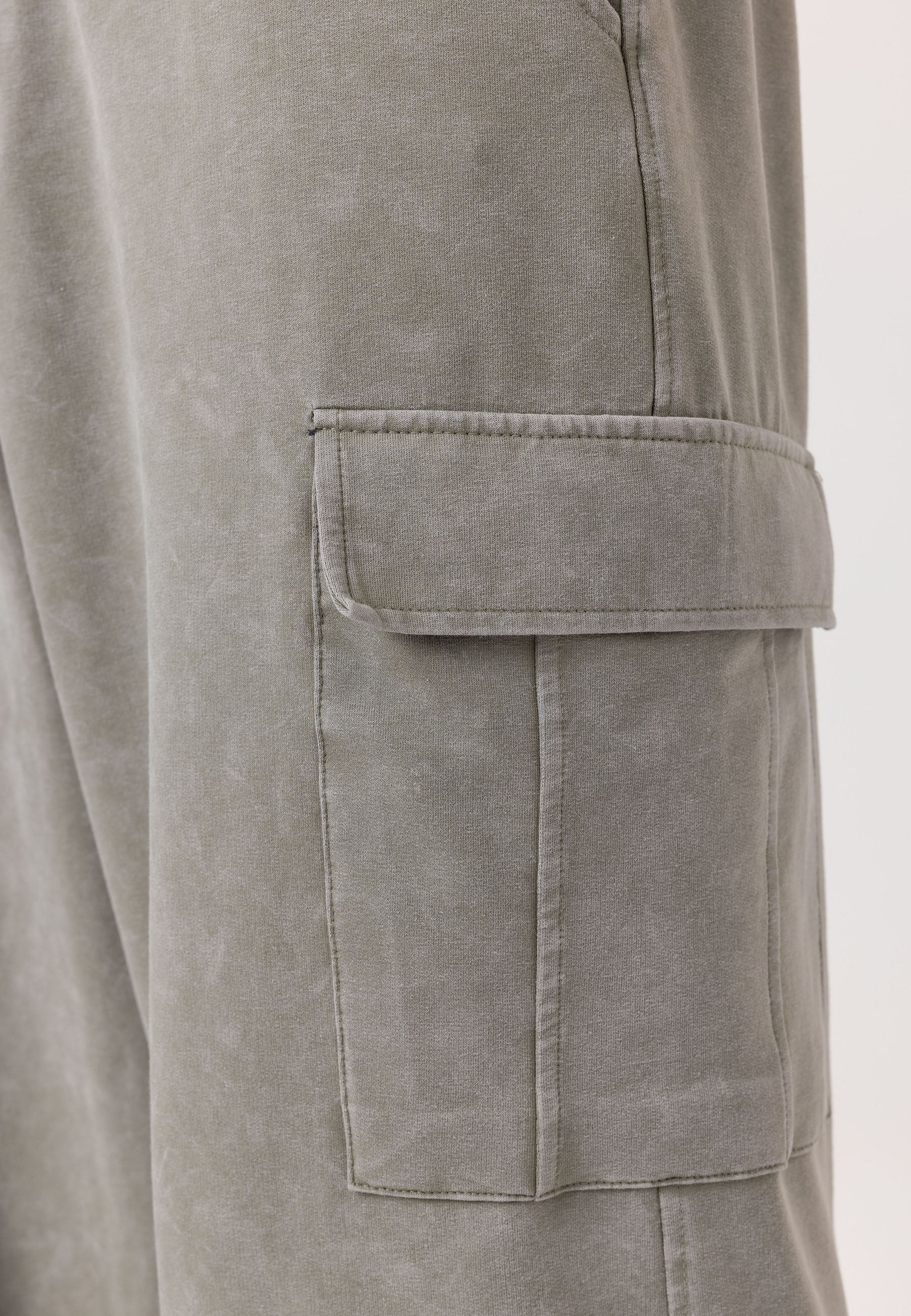 Oversized Graphic Pants – Bold Visuals with Vintage-Washed Appeal