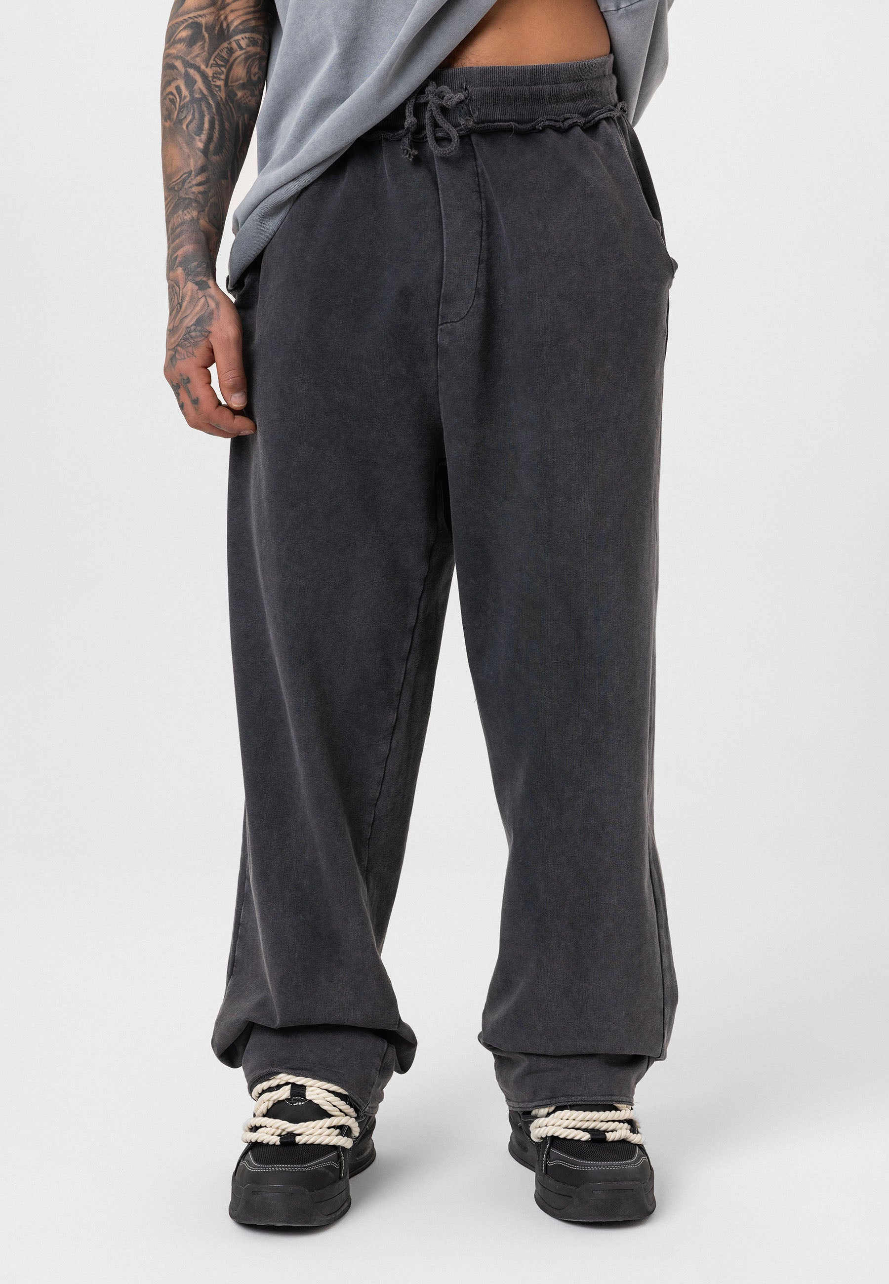 Loose-Fit Cotton-Trousers– Relaxed Tailoring with Clean Lines