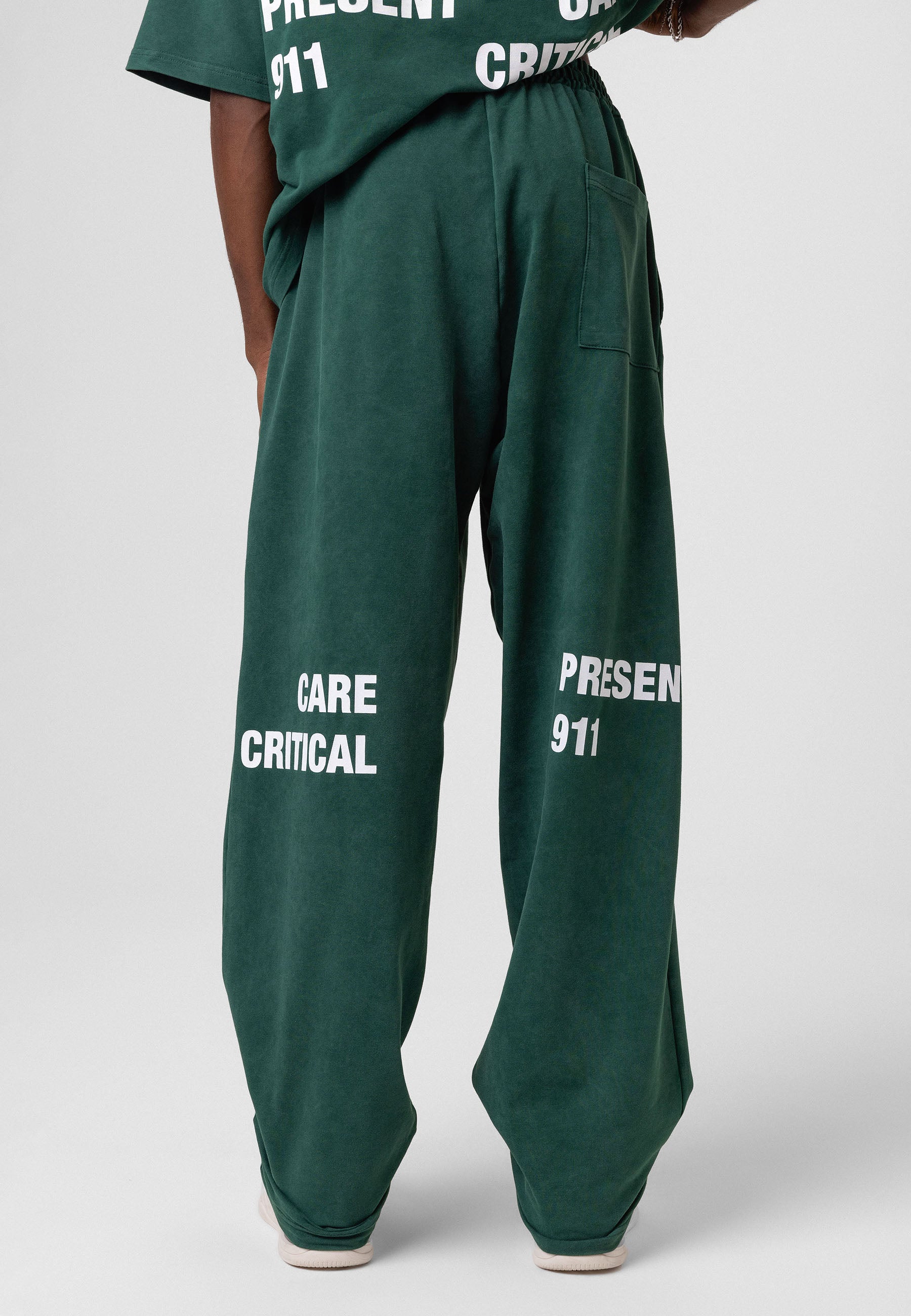 Oversized Washed Track Pants – Street-Ready Comfort with Soft Texture