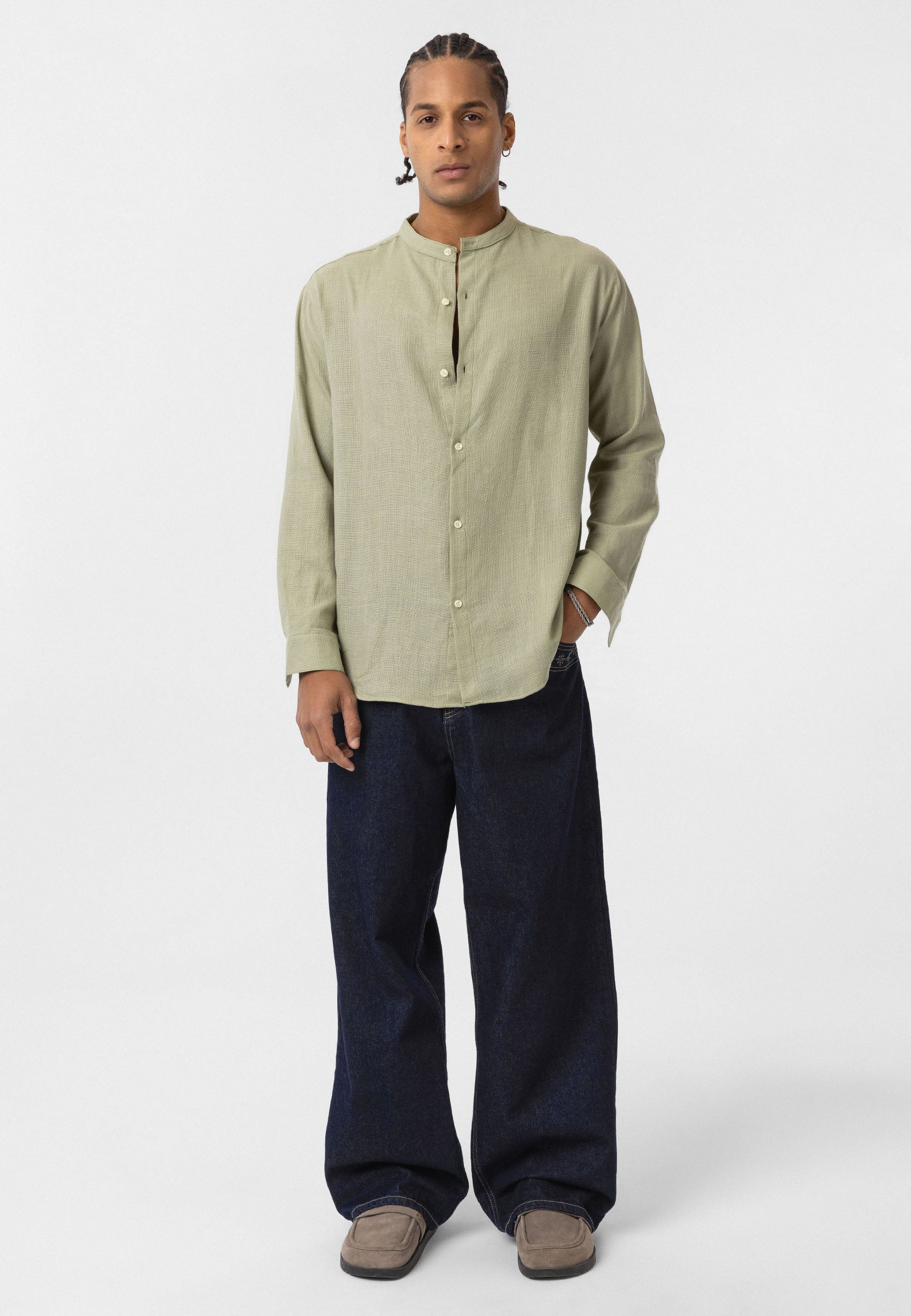 White Button-Up Shirt – Regular Fit, Classic Everyday Style