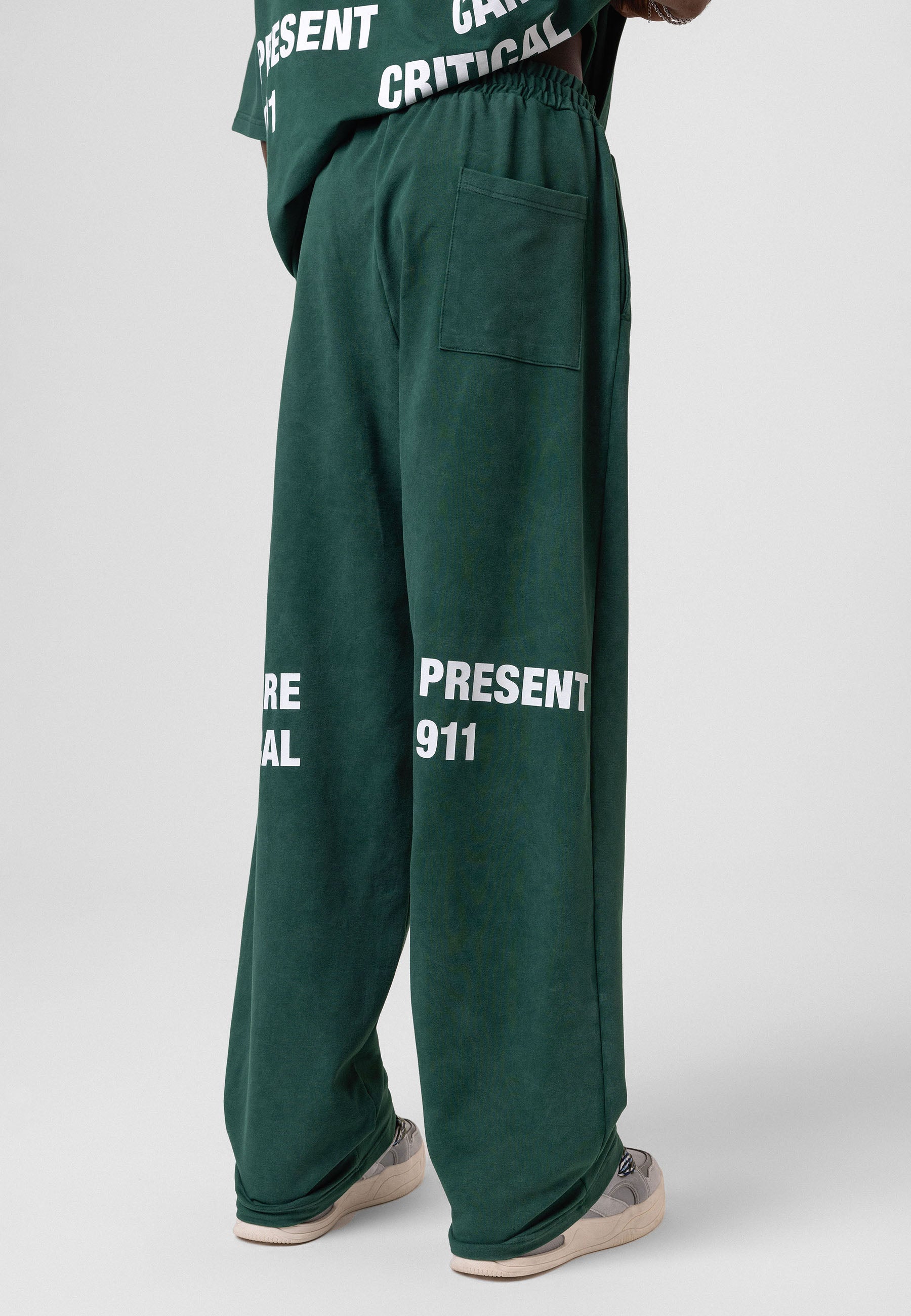 Oversized Washed Track Pants – Street-Ready Comfort with Soft Texture