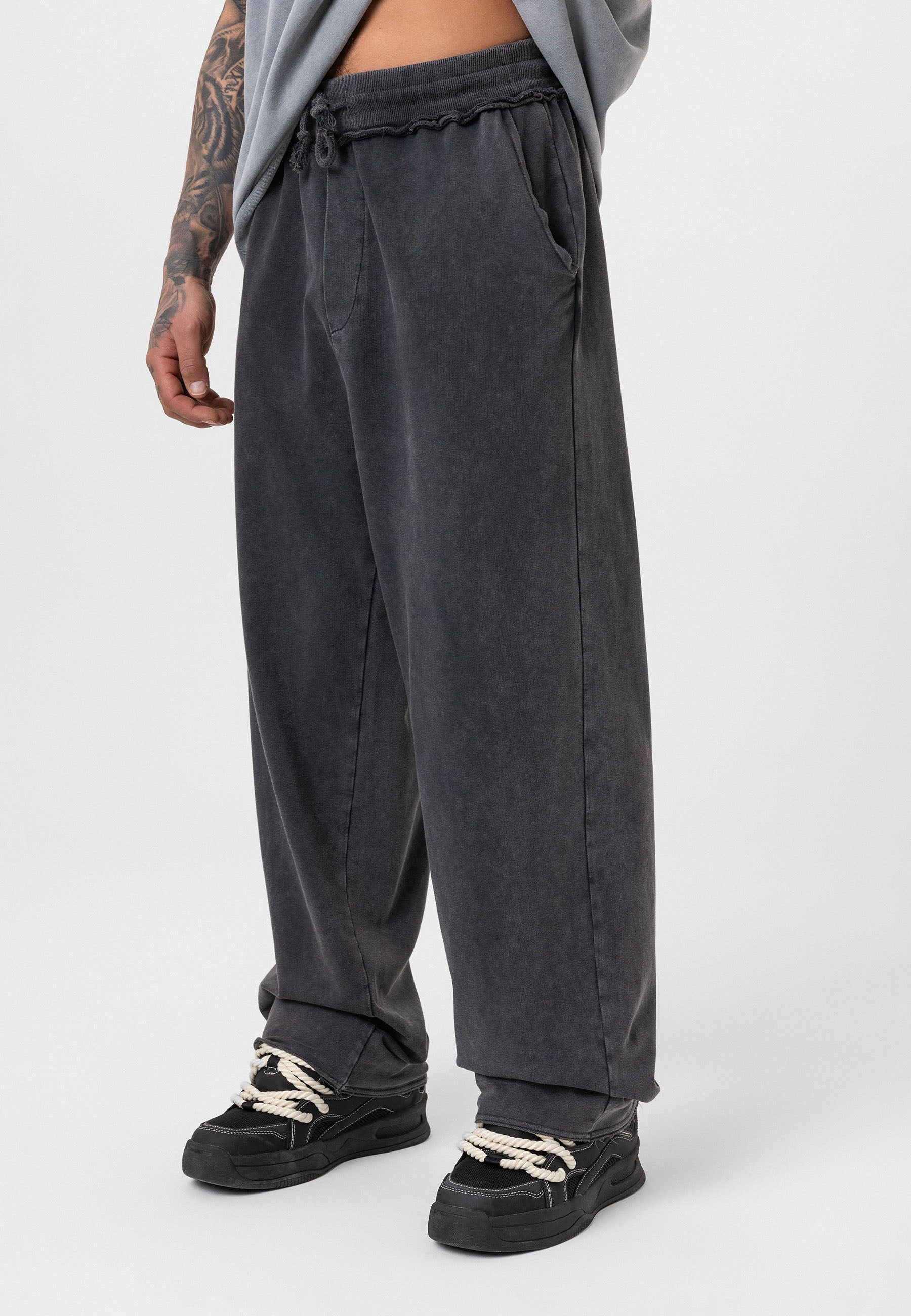 Loose-Fit Cotton-Trousers– Relaxed Tailoring with Clean Lines