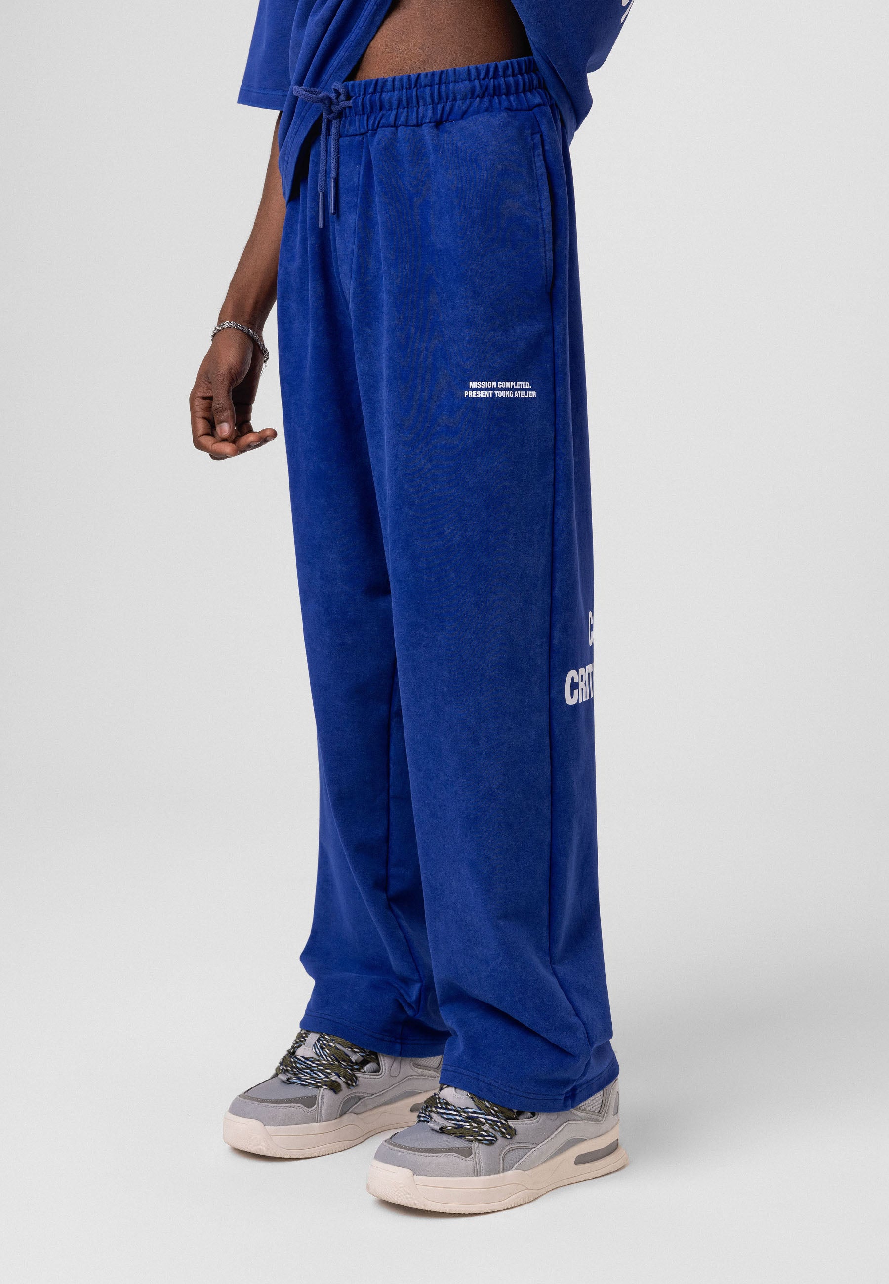 Oversized Washed Track Pants – Street-Ready Comfort with Soft Texture