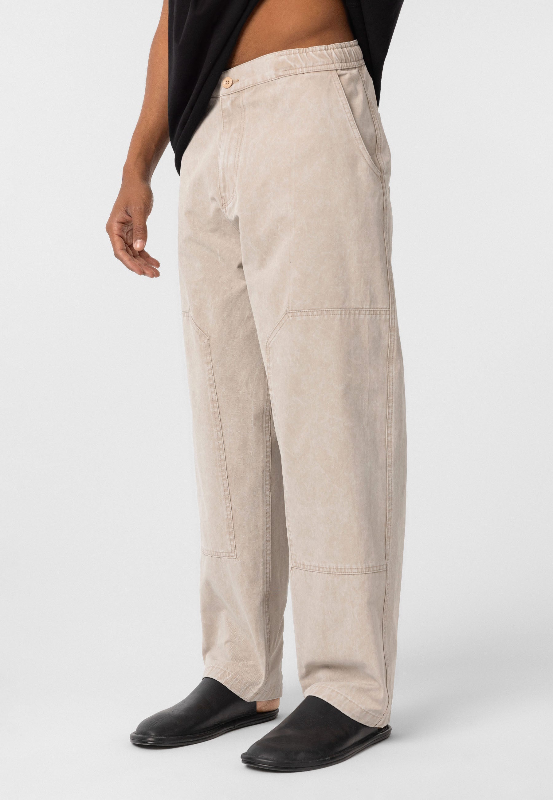 Oversized Washed Woven Pants – Relaxed Volume with Garment-Washed Texture