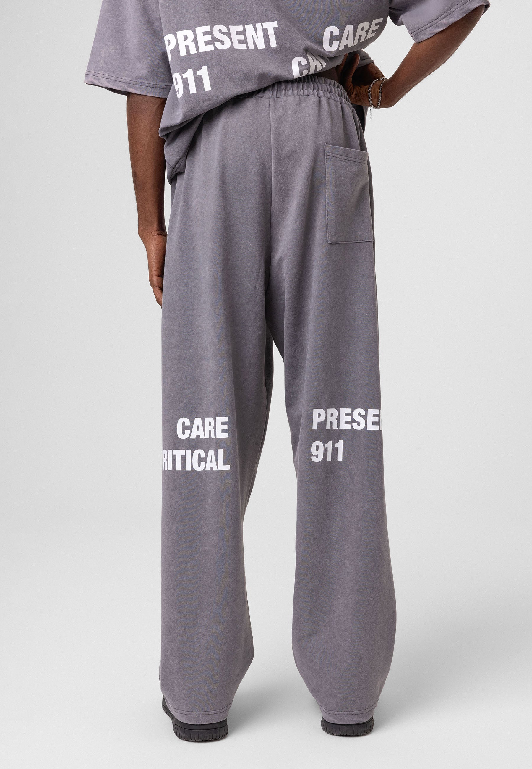 Oversized Washed Track Pants – Street-Ready Comfort with Soft Texture