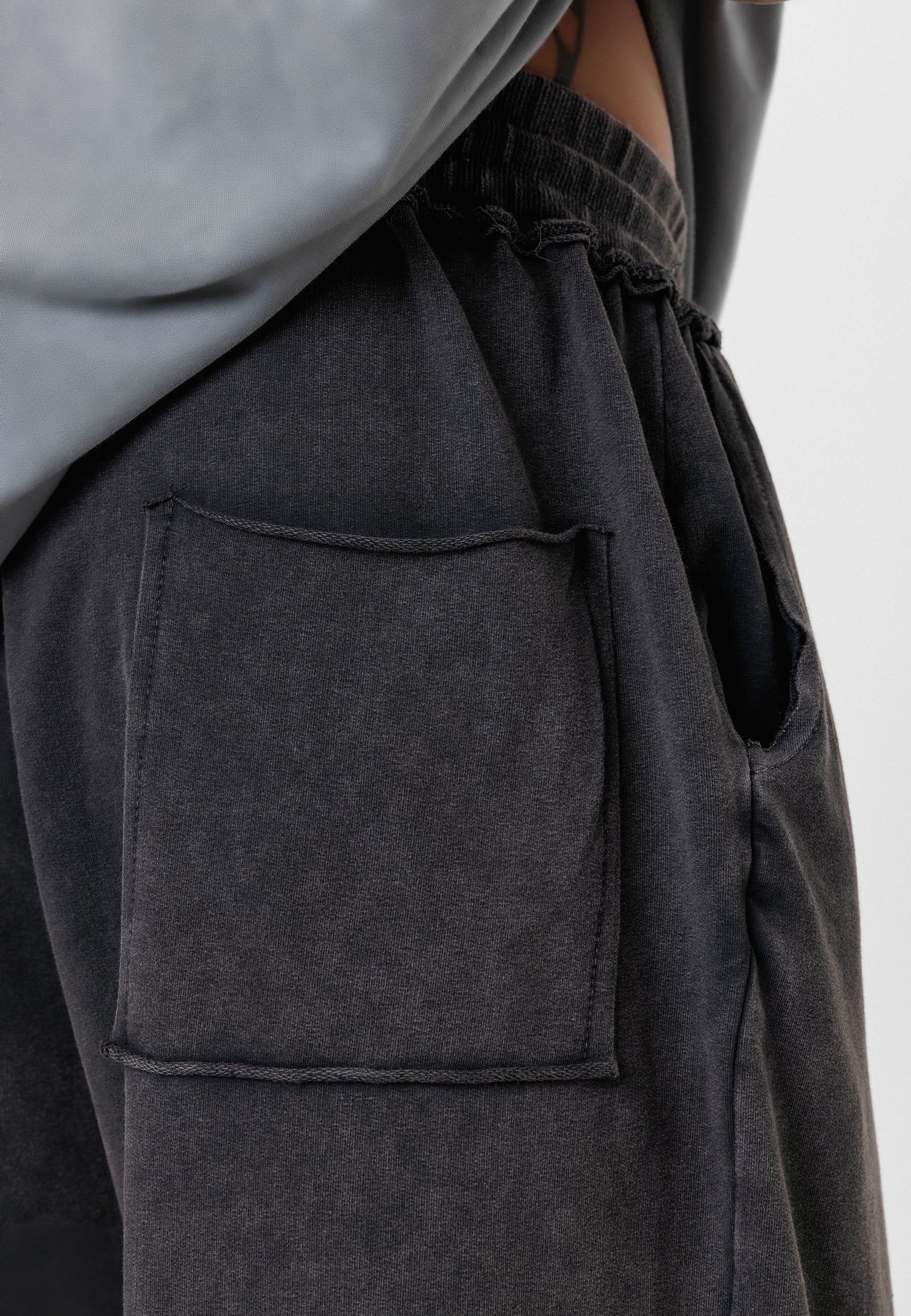 Loose-Fit Cotton-Trousers– Relaxed Tailoring with Clean Lines