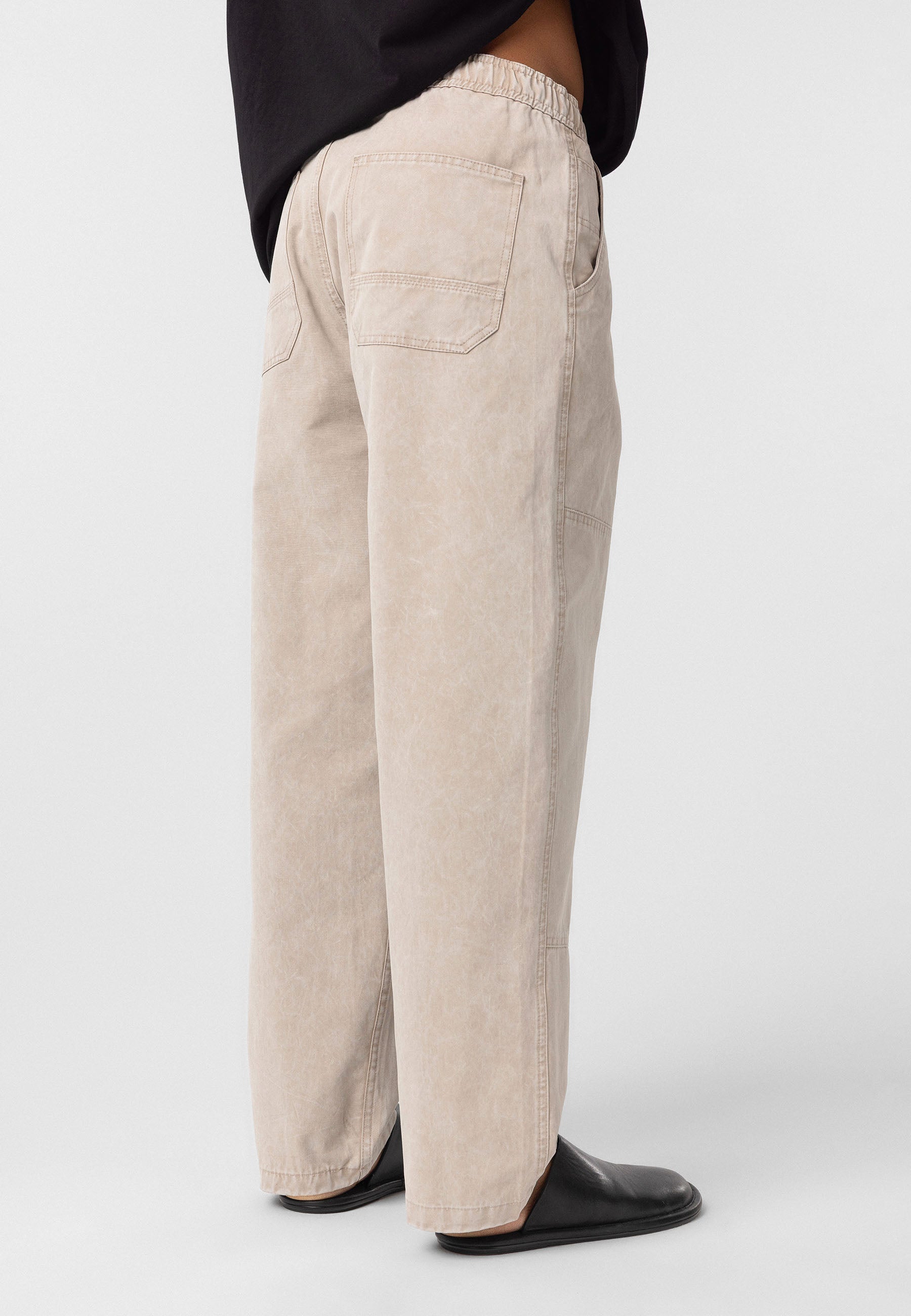 Oversized Washed Woven Pants – Relaxed Volume with Garment-Washed Texture