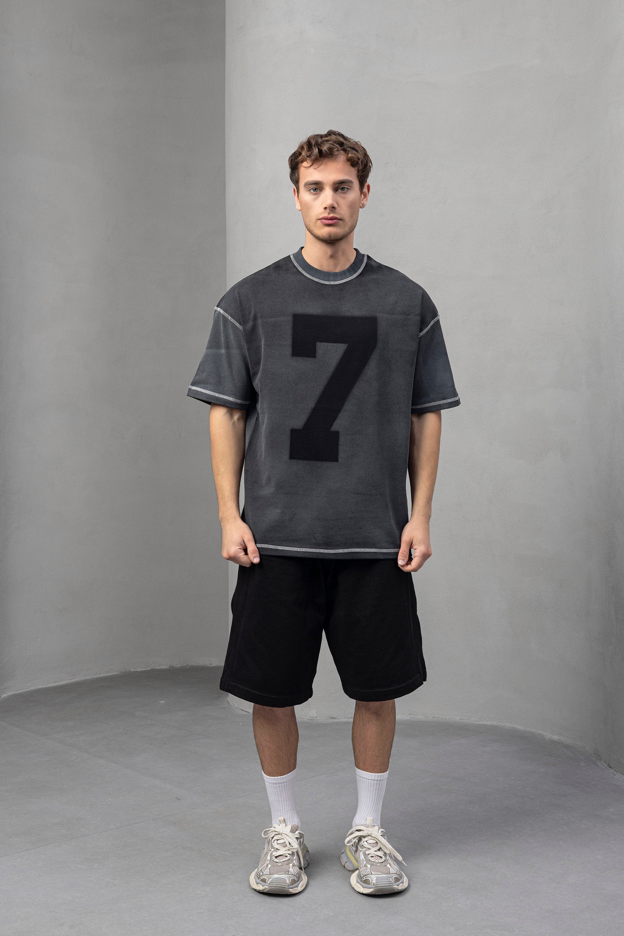 Oversized Black T‑Shirt 11 – Relaxed Streetwear Core