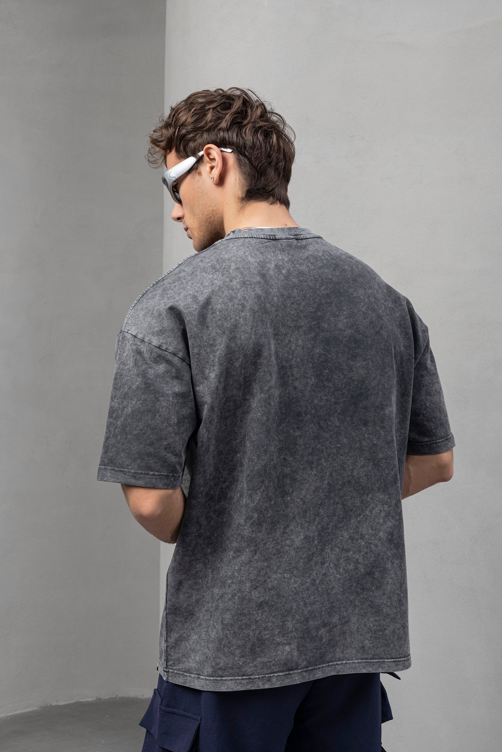 Vintage-Washed Oversized Tee – Faded Texture, Everyday Edge