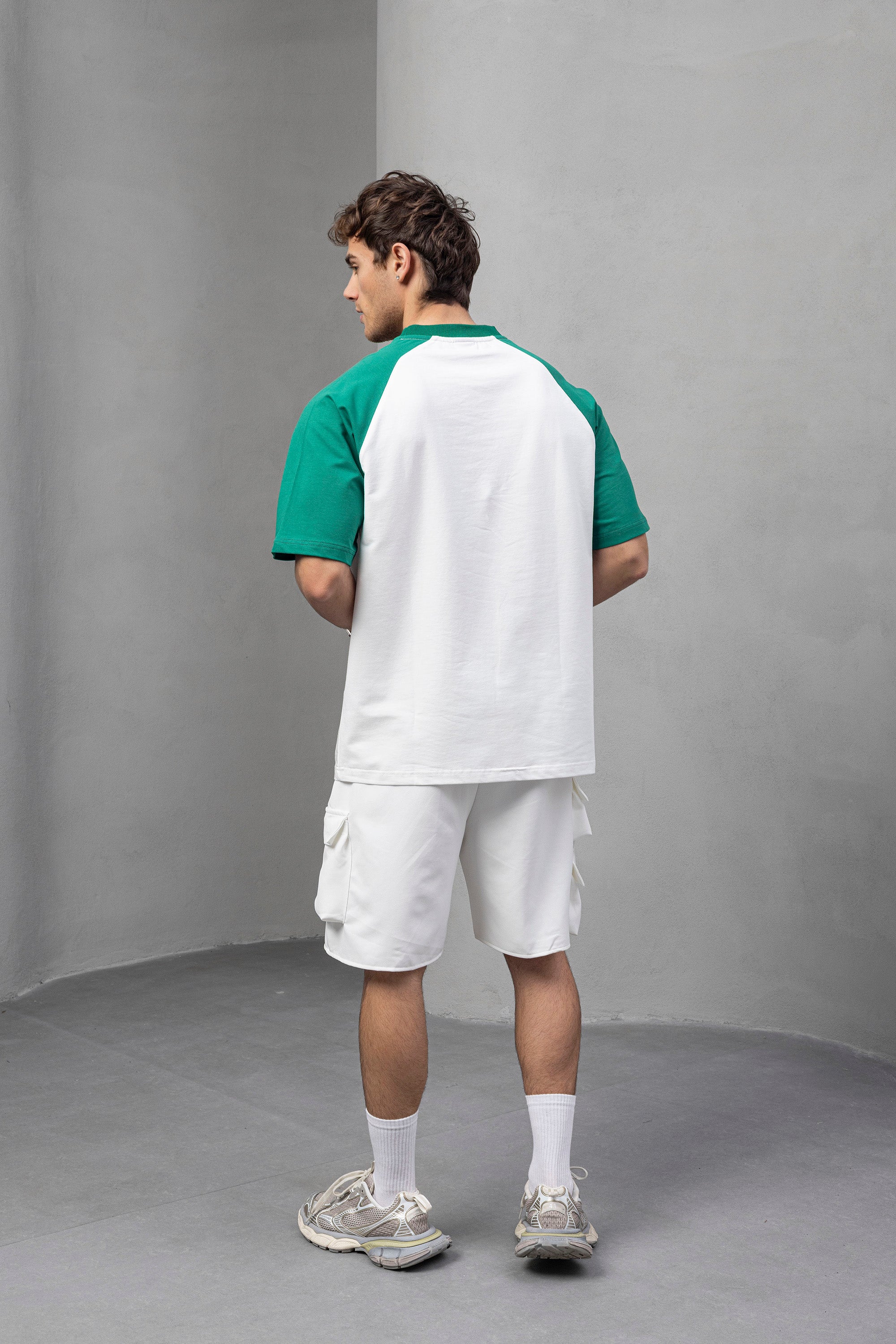 Two-Tone Baseball Loose T‑Shirt – Relaxed Raglan Fit