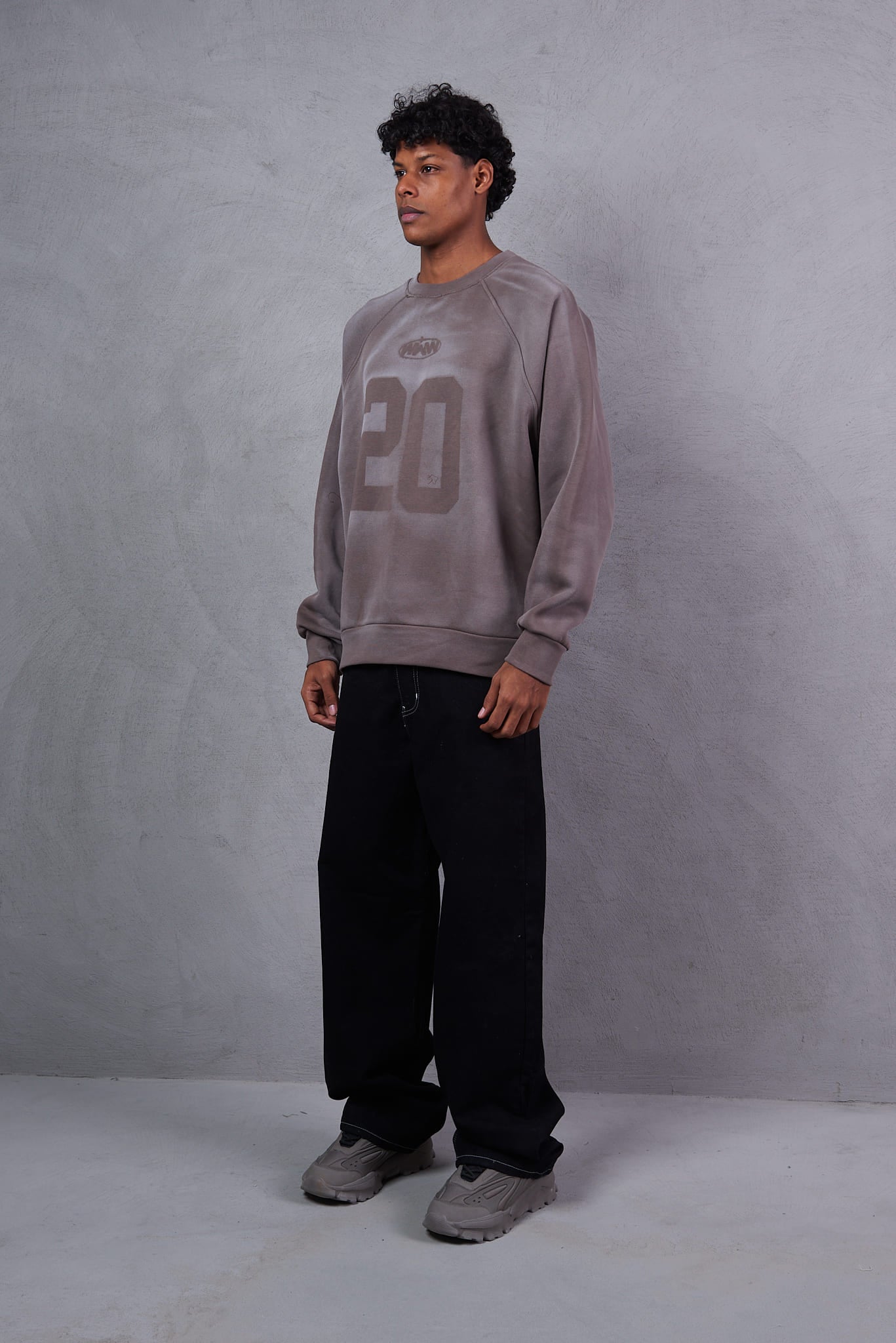 Basic Crewneck Sweatshirt – Greige
