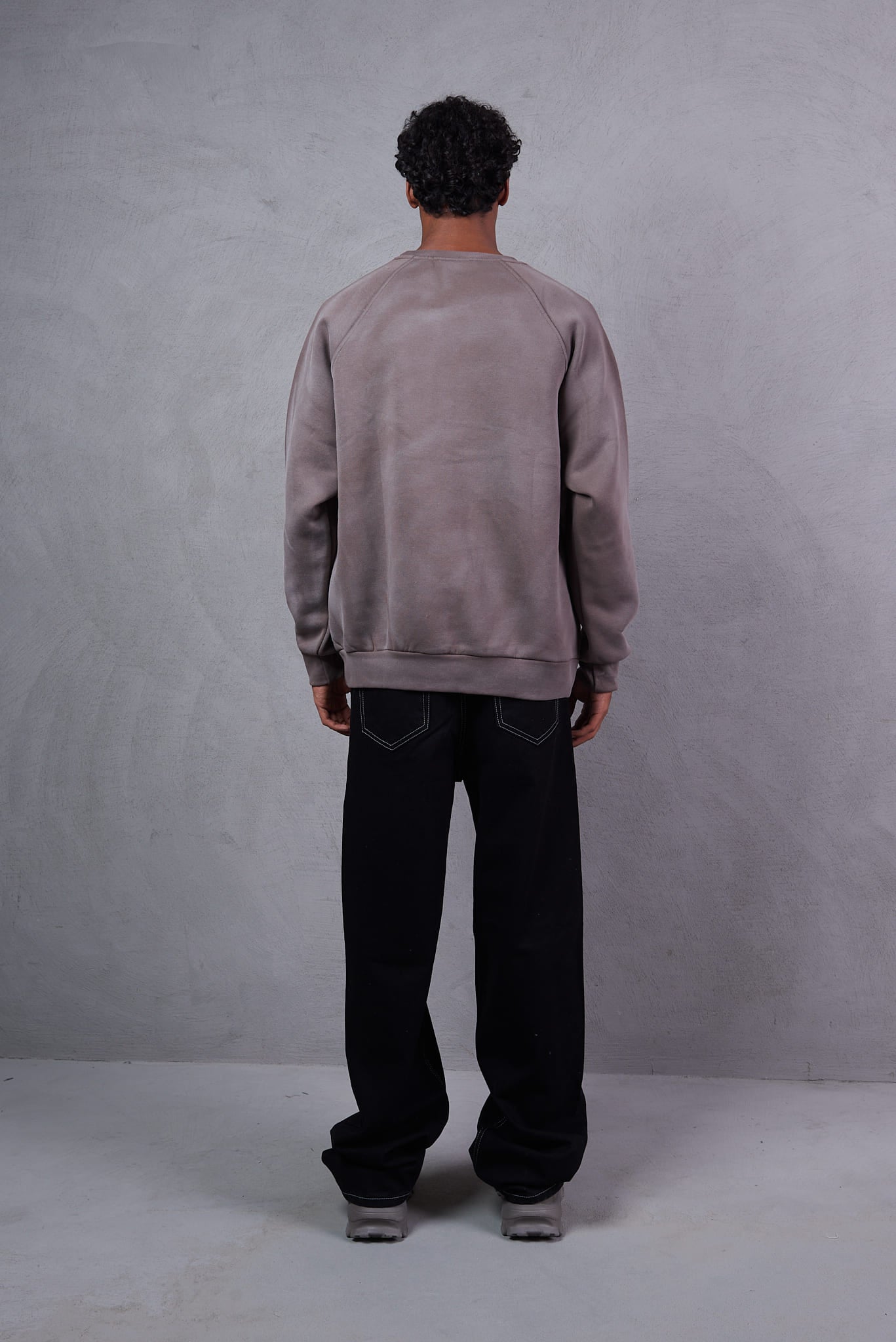 Basic Crewneck Sweatshirt – Greige