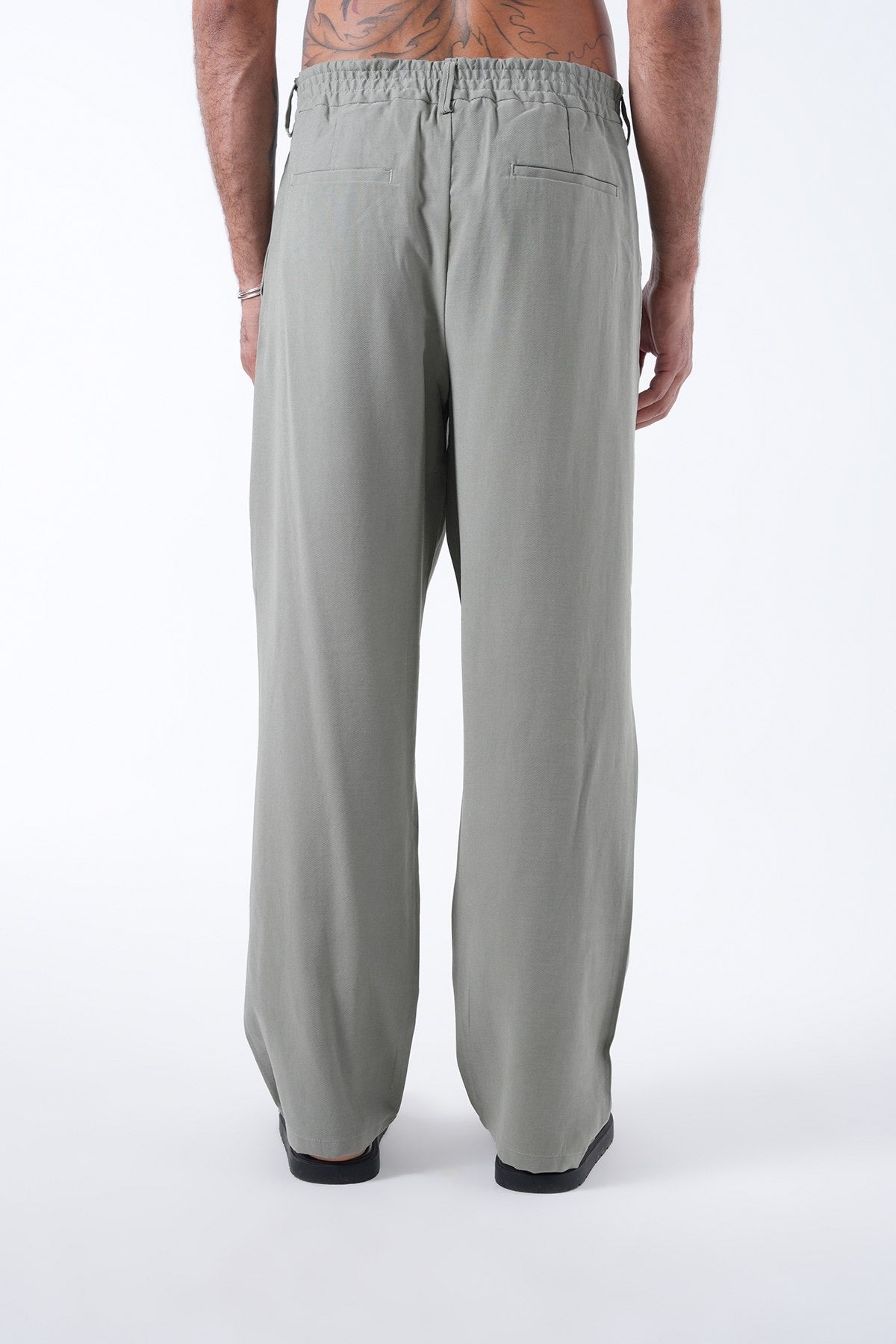 Men’s Minimal Relaxed Fit Trousers