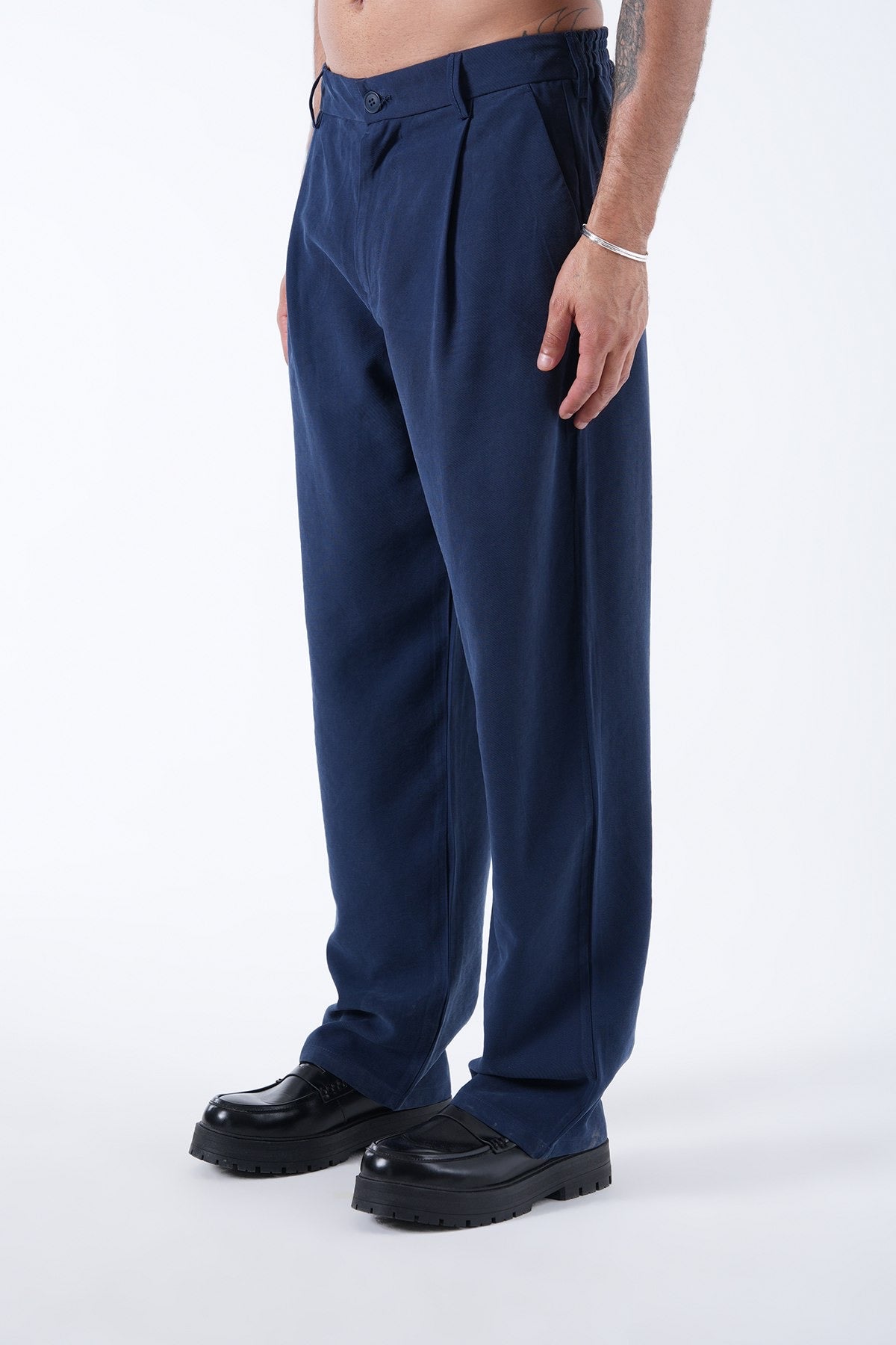 Men’s Minimal Relaxed Fit Trousers