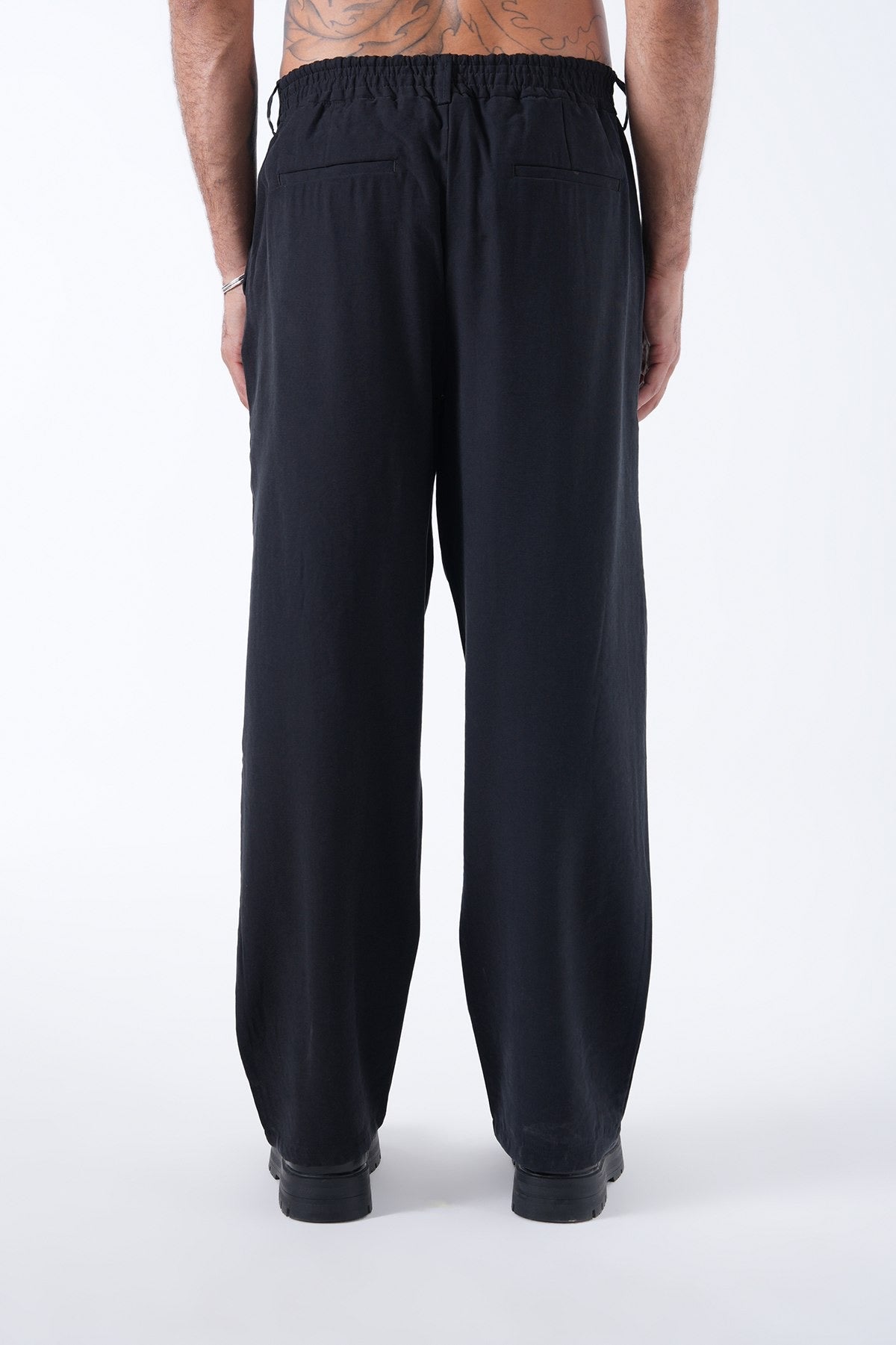 Men’s Minimal Relaxed Fit Trousers