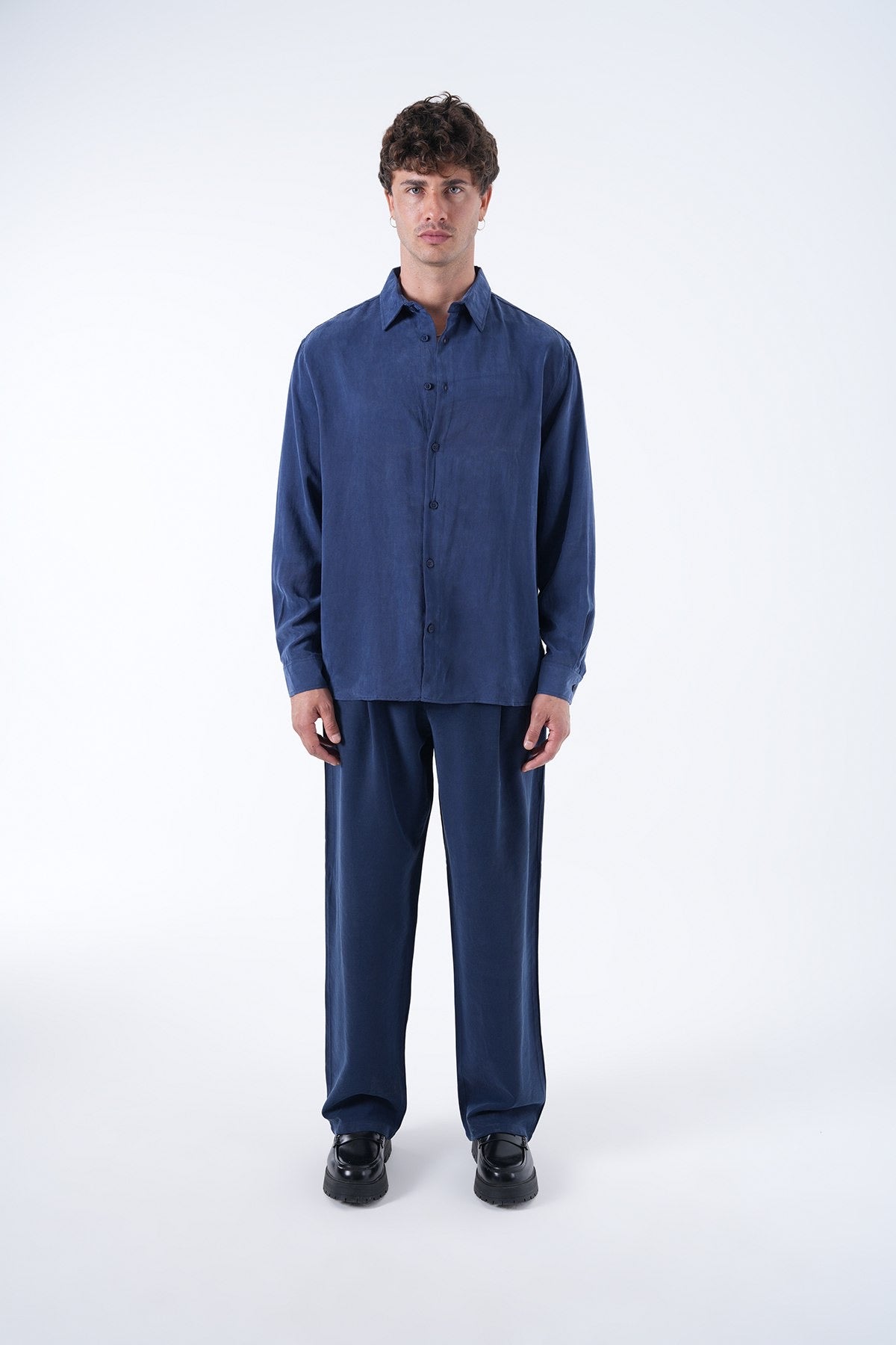 Men’s Minimal Relaxed Fit Shirt