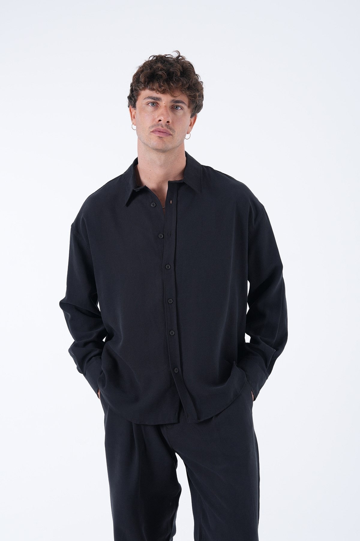 Men’s Minimal Relaxed Fit Shirt