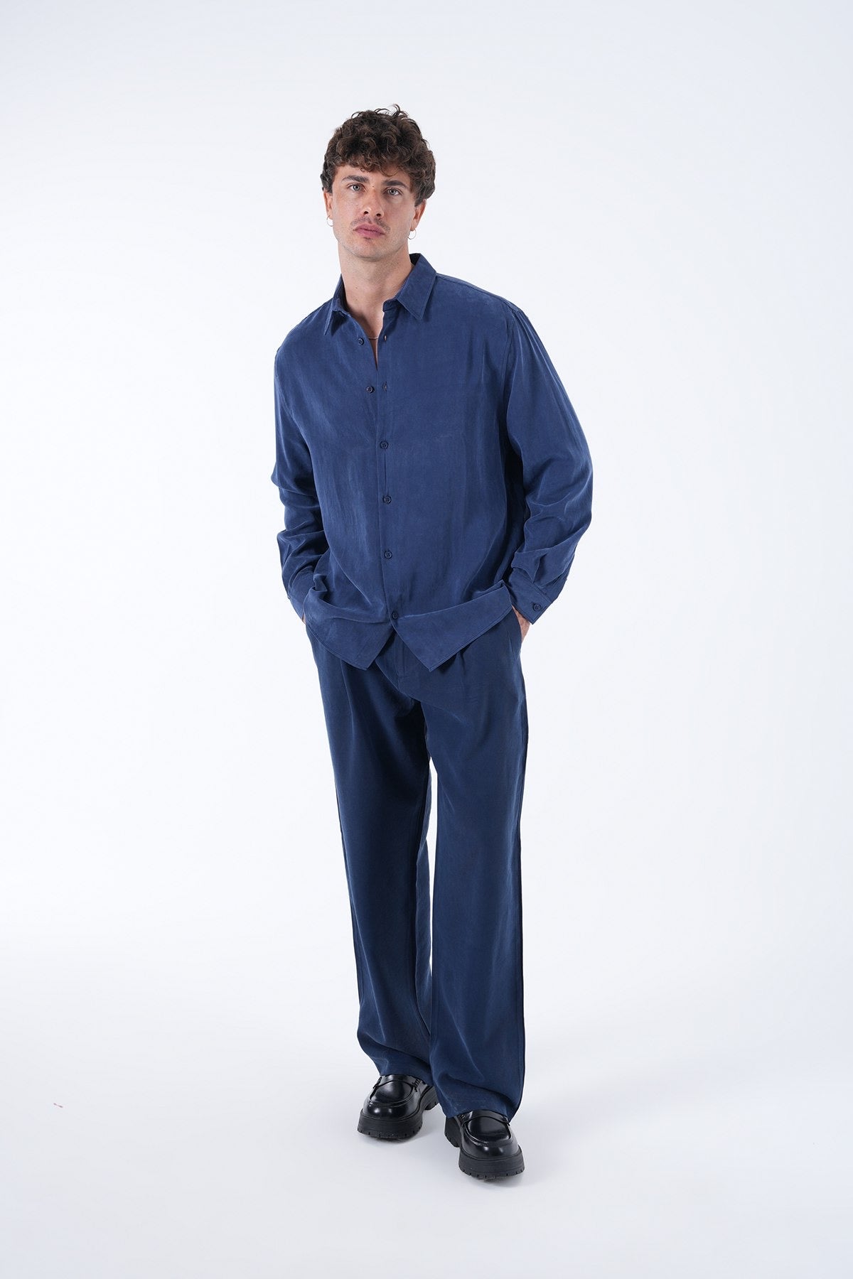 Men’s Minimal Relaxed Fit Shirt