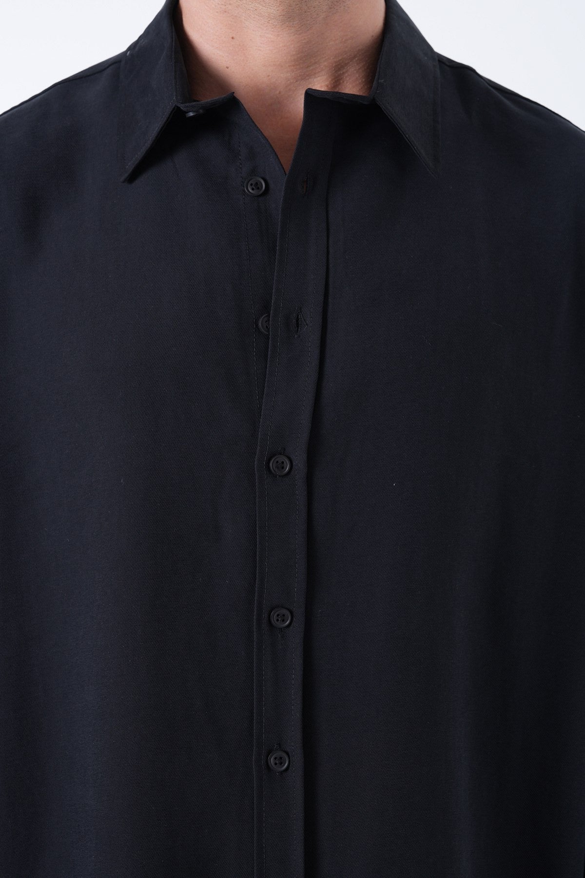 Men’s Minimal Relaxed Fit Shirt