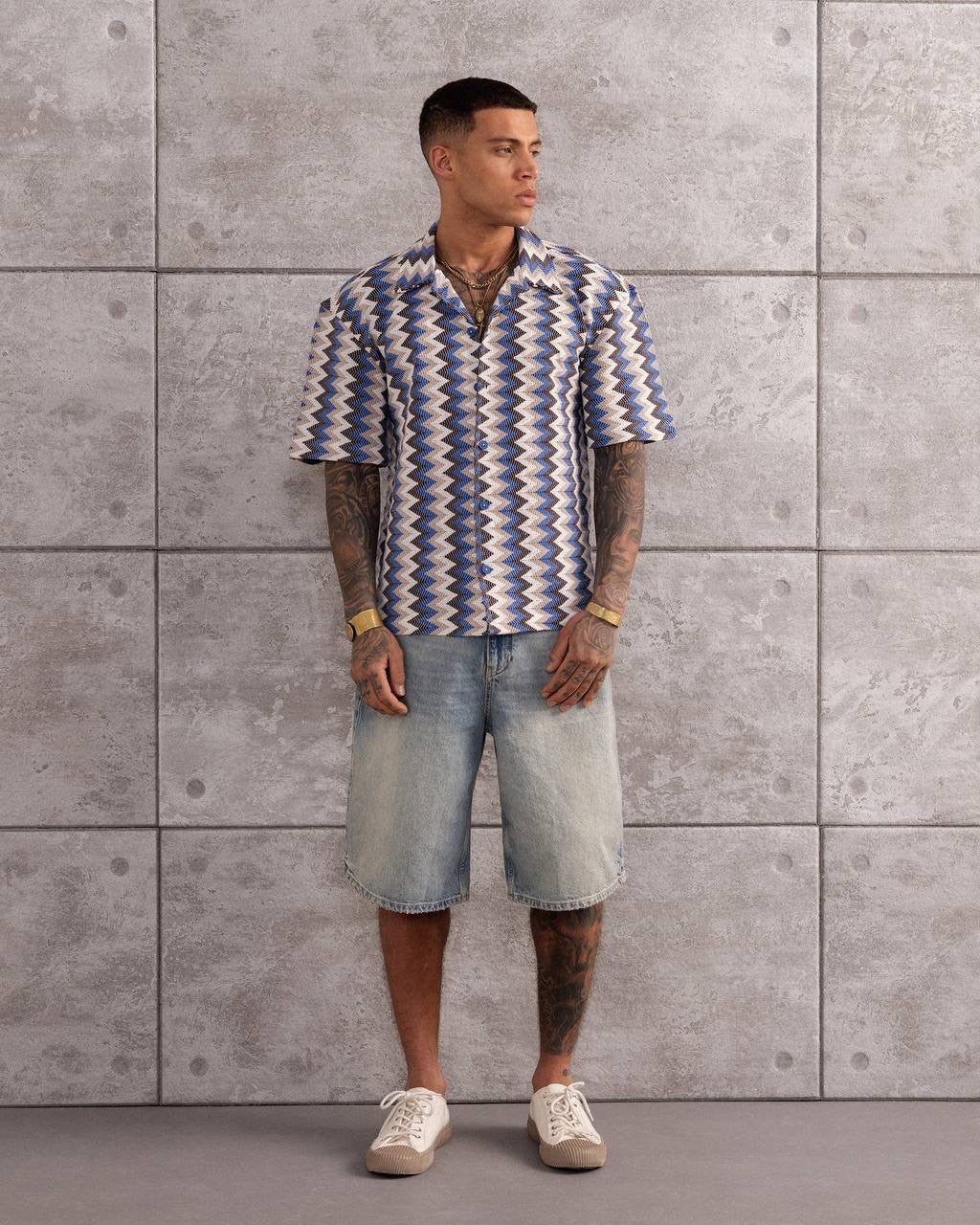 Zigzag Pattern Button-Up Shirt & Shorts Set