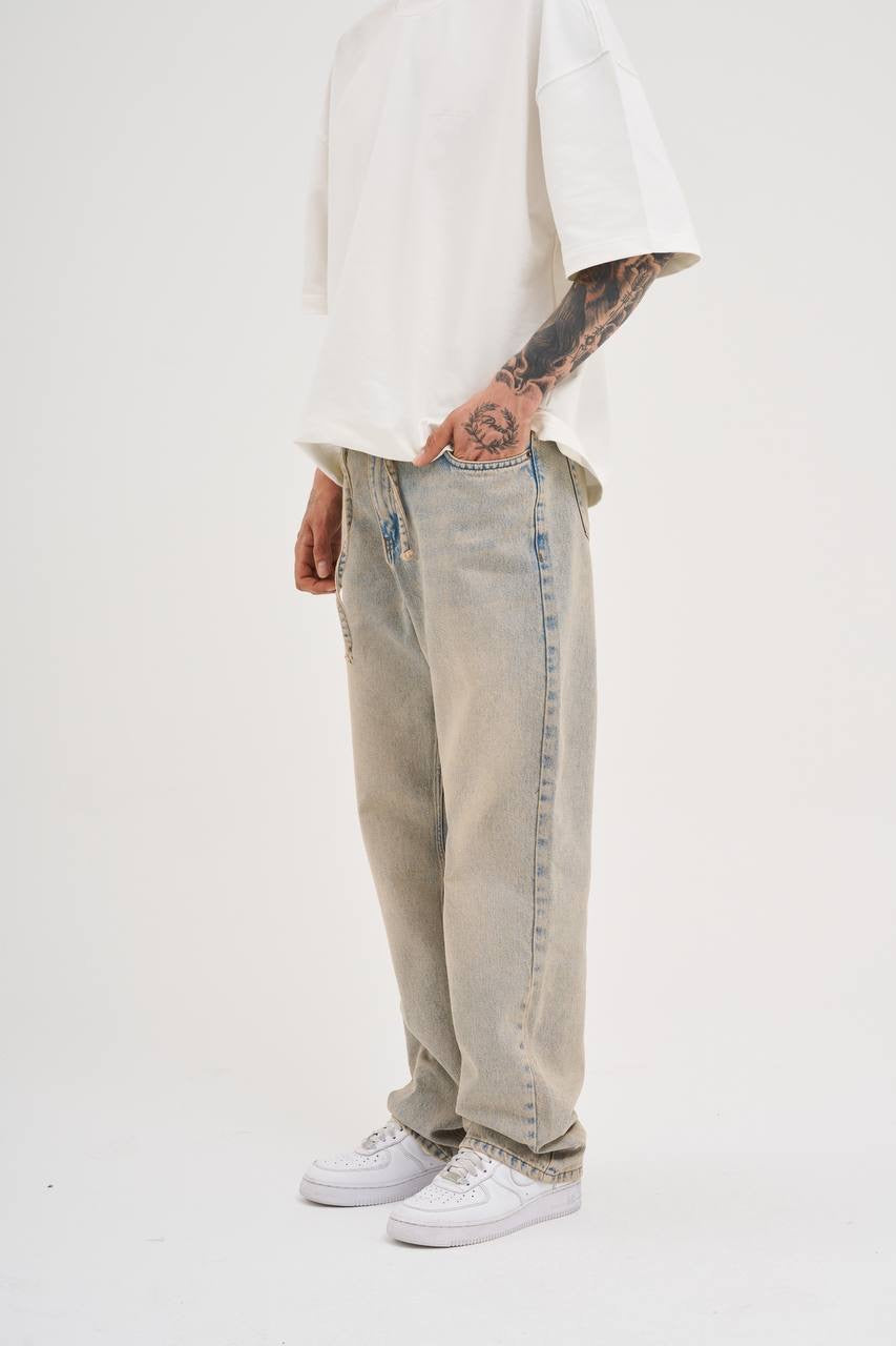 Men’s Relaxed Fit Summer Jeans in Lightweight Denim
