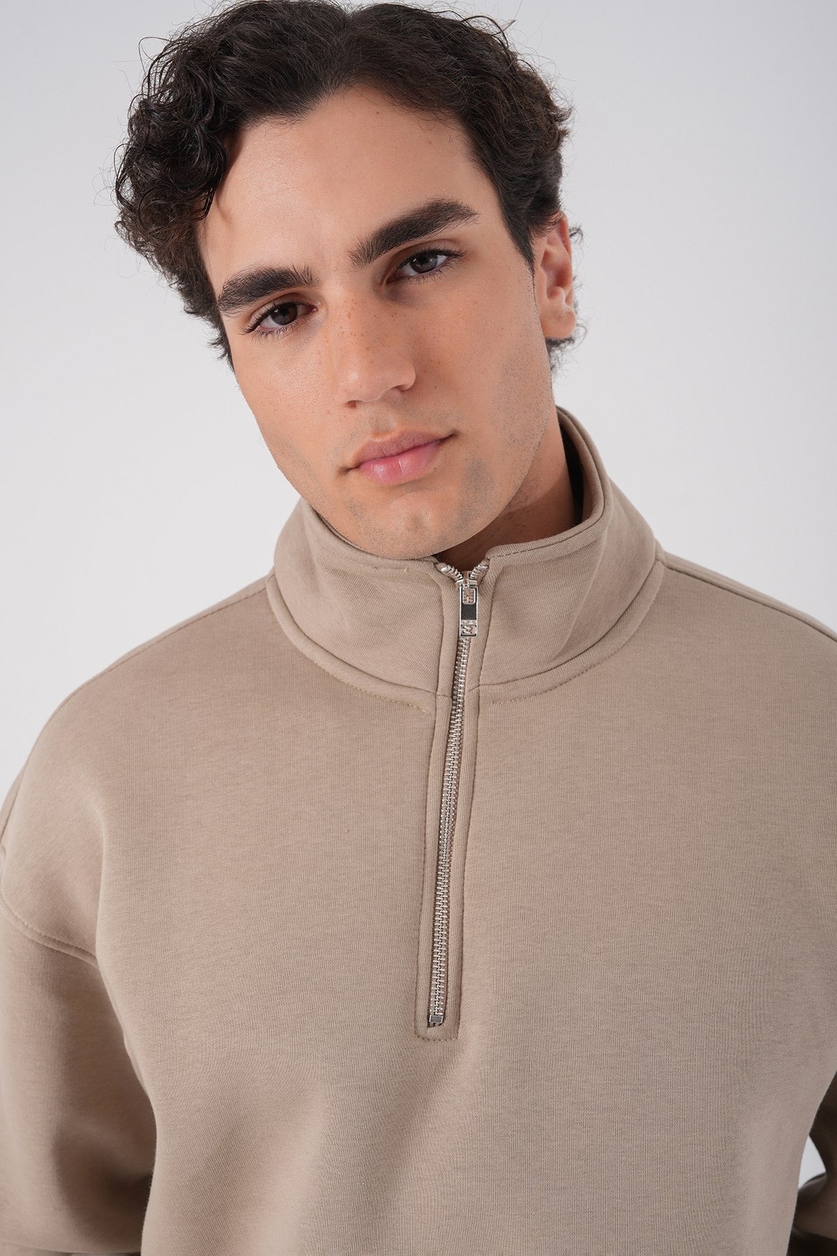 Beige Half-Zip Sweatshirt – Unisex Minimal Streetwear Pullover