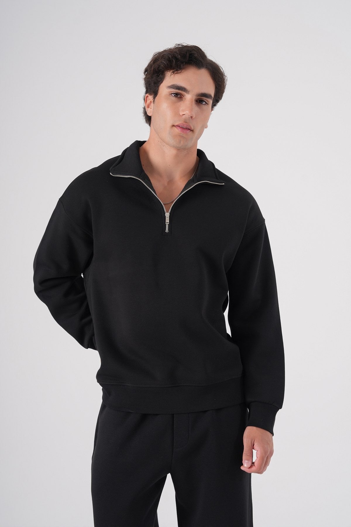 Black Half-Zip Sweatshirt – Unisex Streetwear Essential