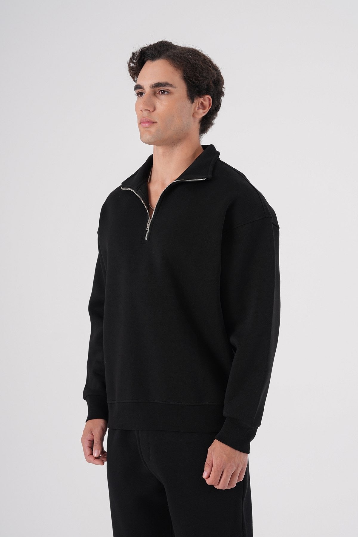 Black Half-Zip Sweatshirt – Unisex Streetwear Essential