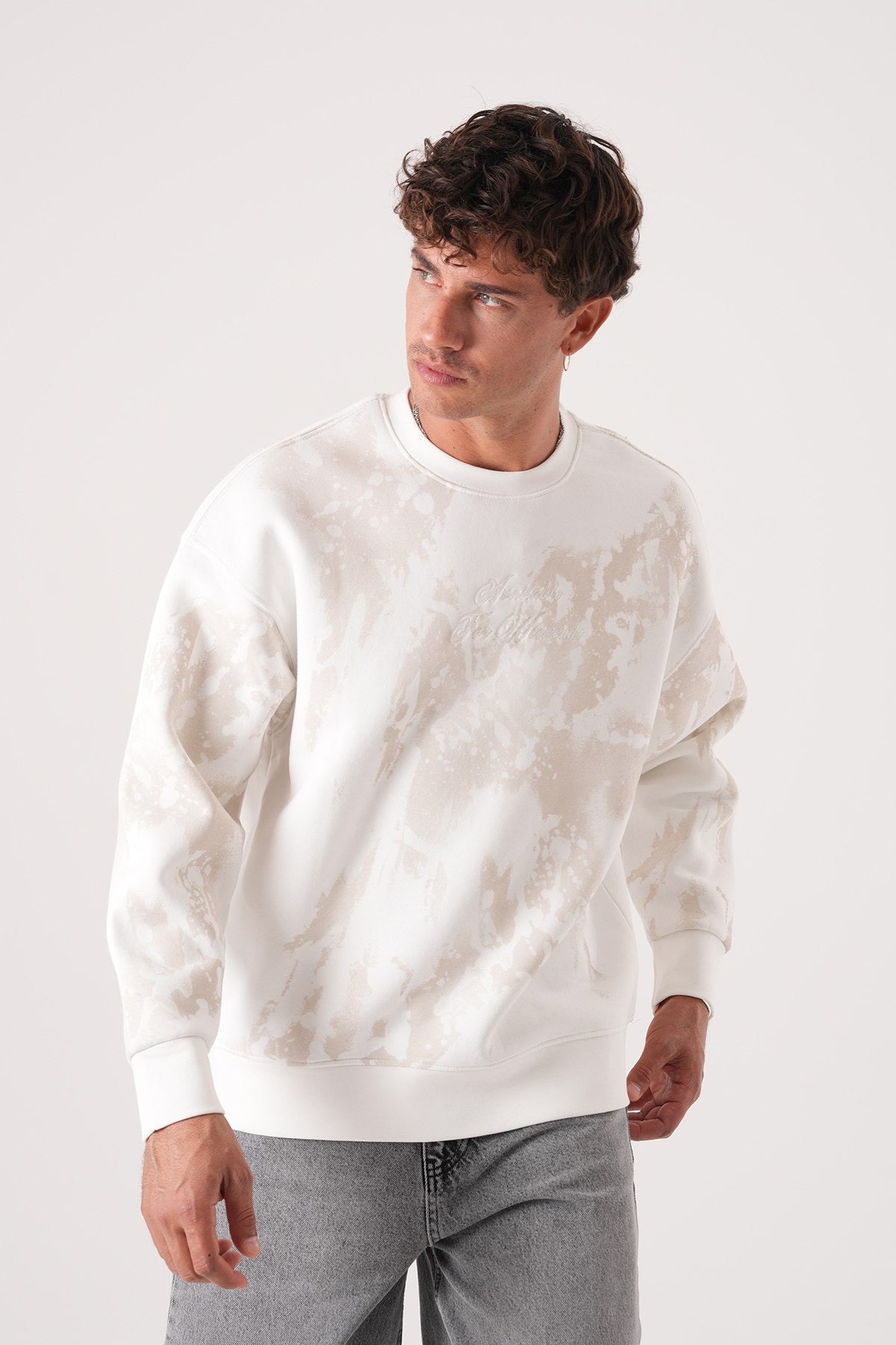 White Tie-Dye Sweatshirt – Oversized Casual Crewneck
