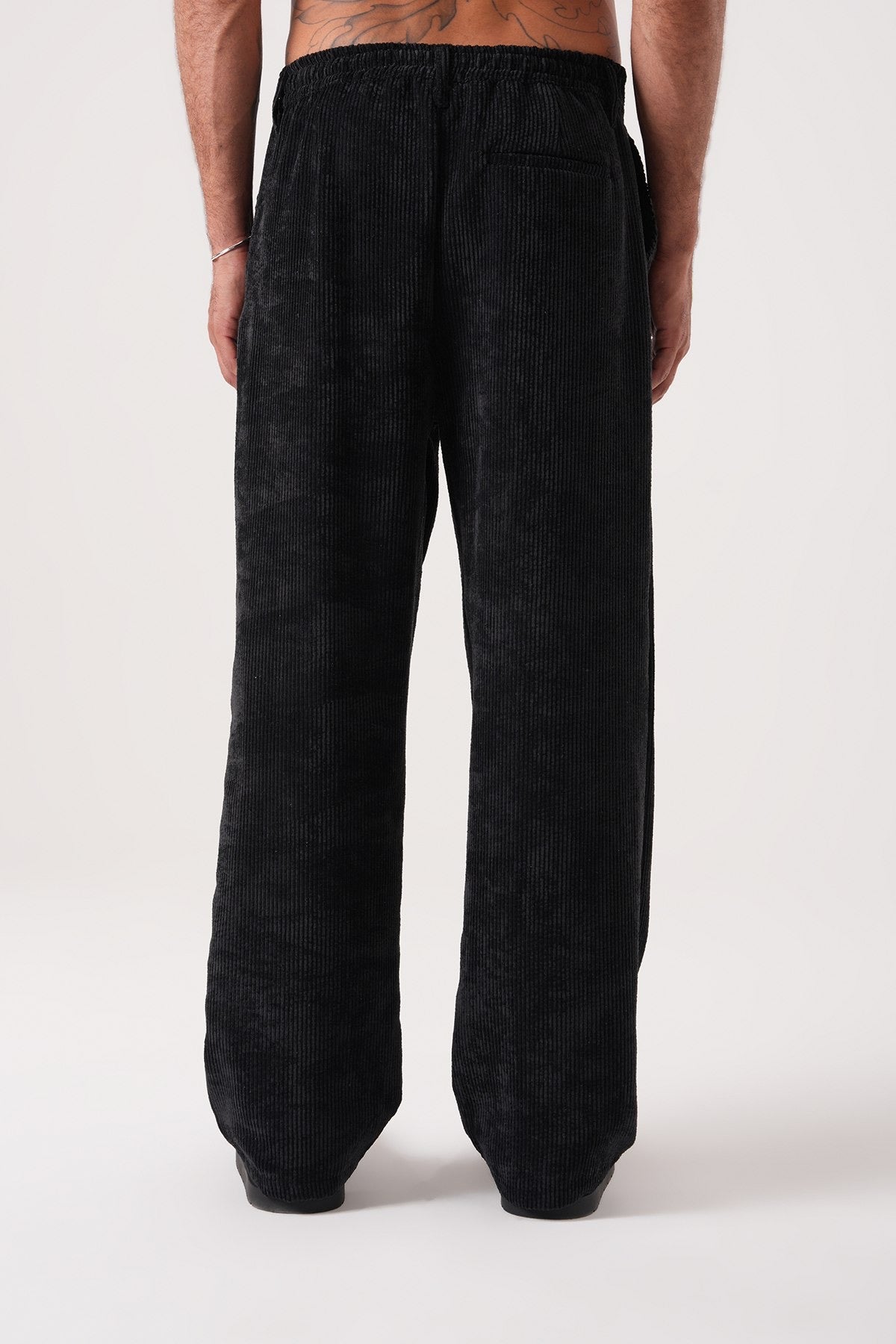 Men’s Black Corduroy Pants – Relaxed Fit Straight-Leg Classic Trousers